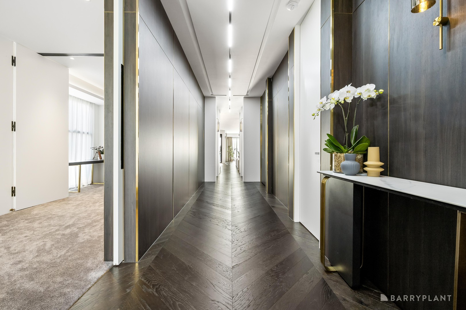 43 Lincoln Drive, Bulleen, VIC 3105 - Thumbnail 2 - 11/09/2025