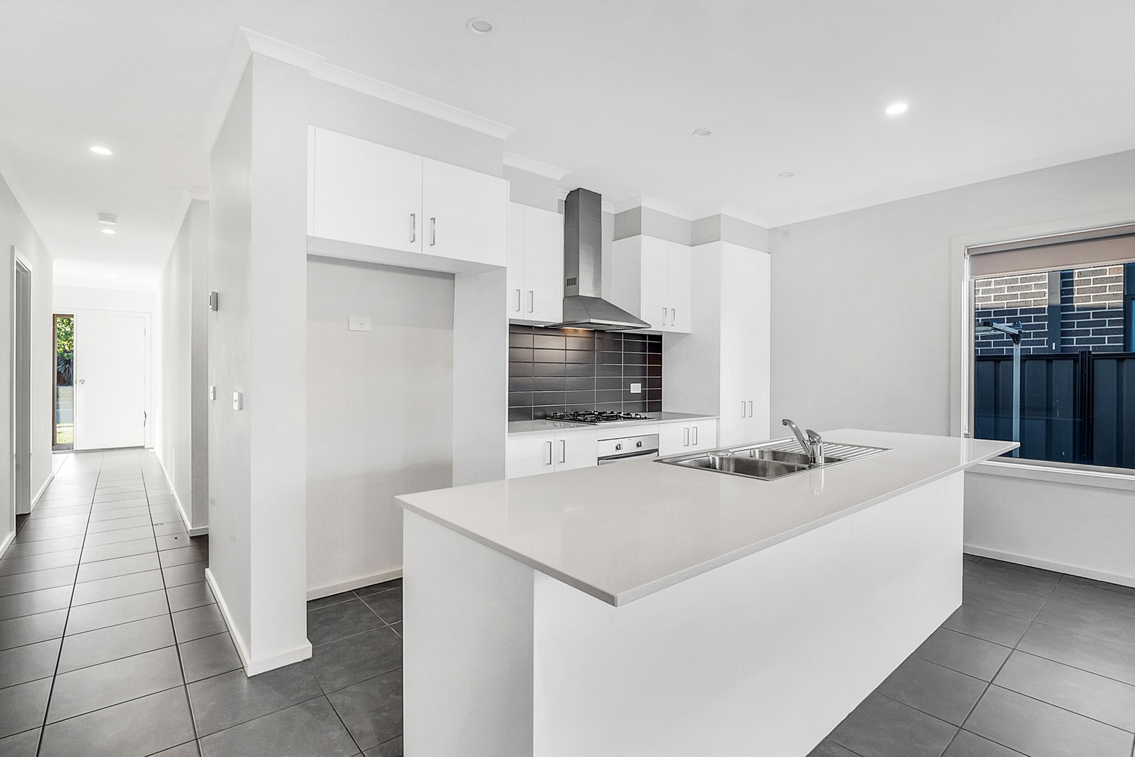43 Loudon Circuit, Craigieburn, VIC 3064, Craigieburn - Thumbnail 2