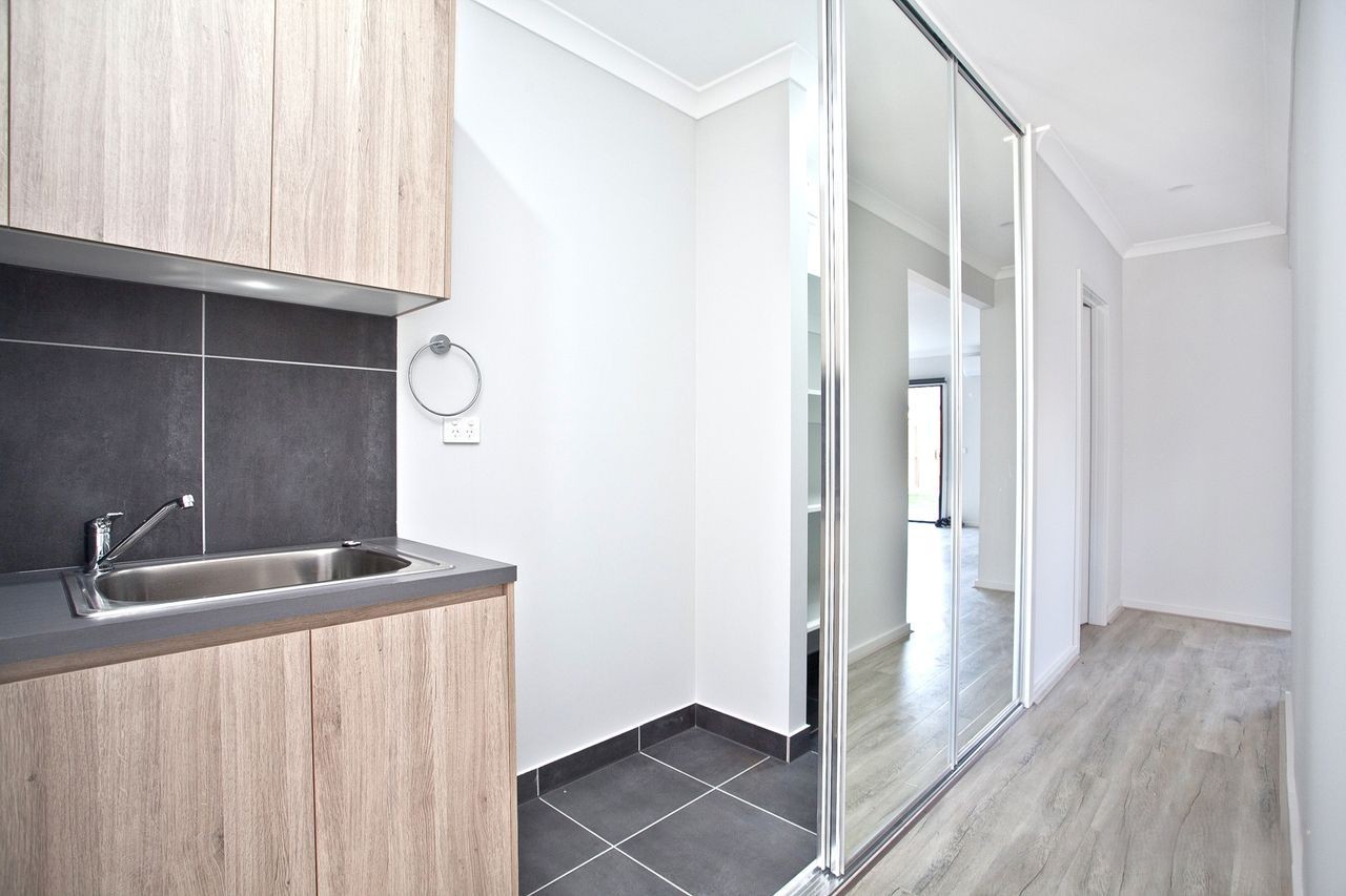 43 Messina Street, Fraser Rise, VIC 3336, Fraser Rise - Thumbnail 6