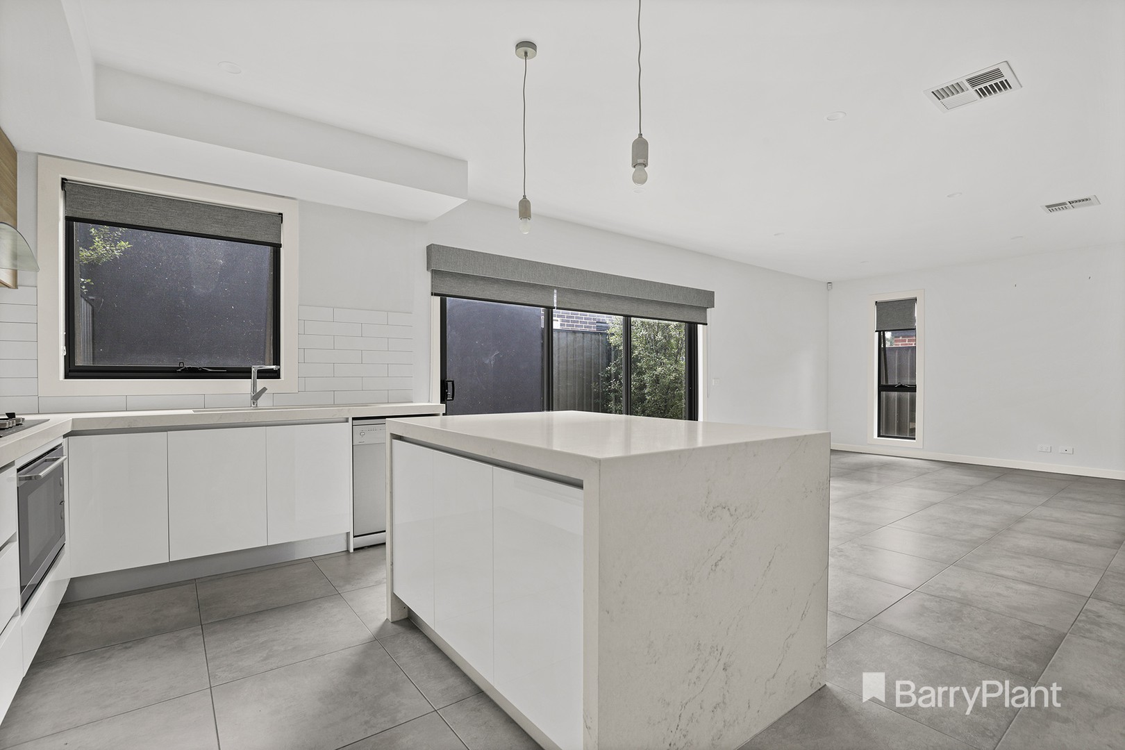 43 Nobility Road, Craigieburn, VIC 3064, Craigieburn - Thumbnail 3