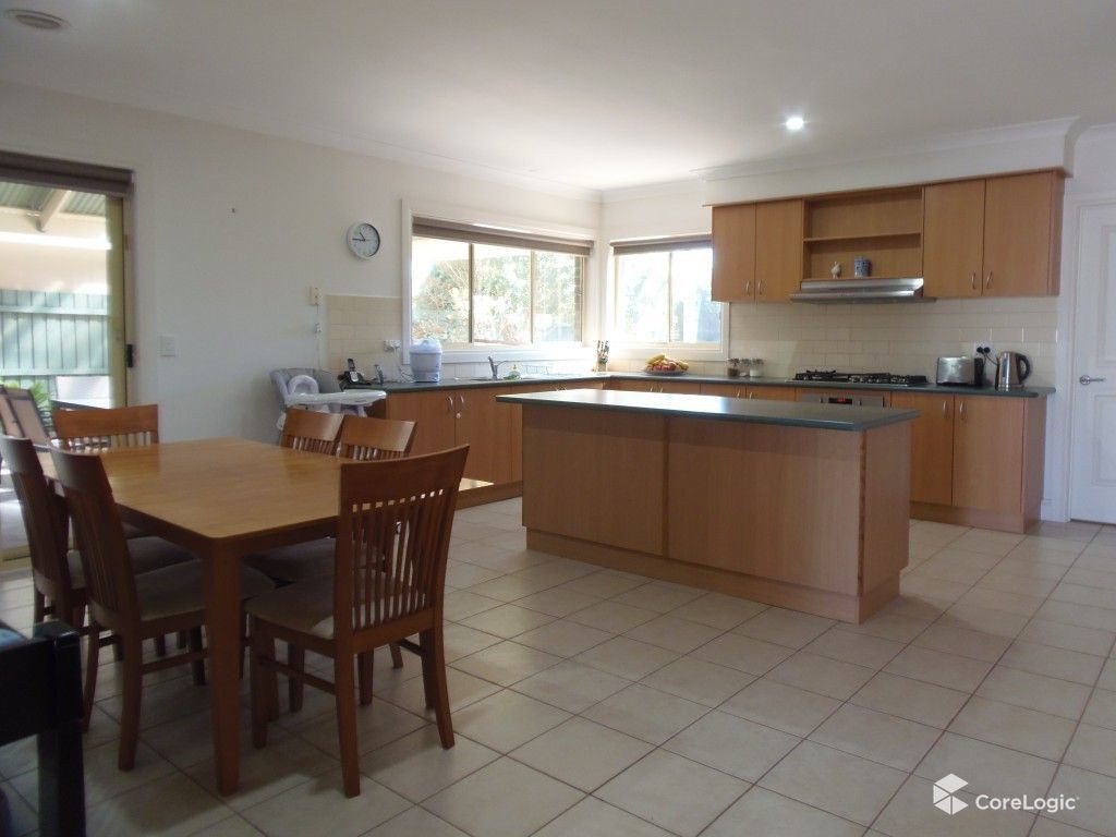 43 Sandalwood Avenue, Hillside, VIC 3037, Hillside - Thumbnail 3