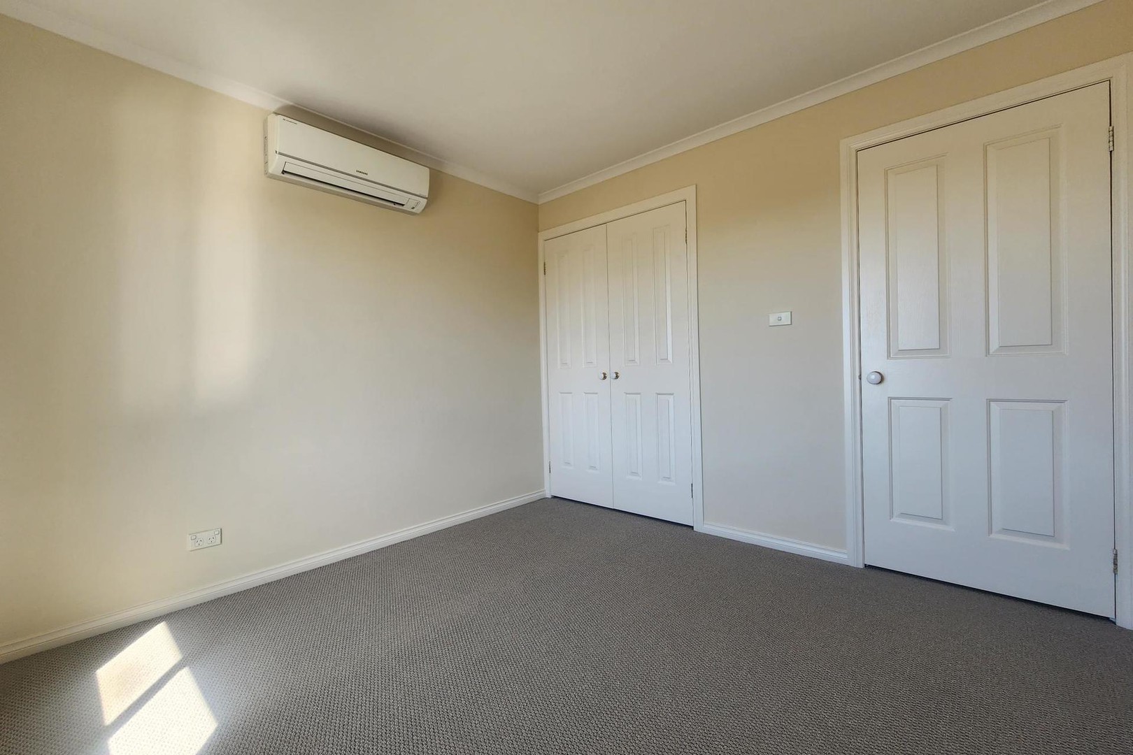 43 Village Avenue, Taylors Lakes, VIC 3038, Taylors Lakes - Thumbnail 2