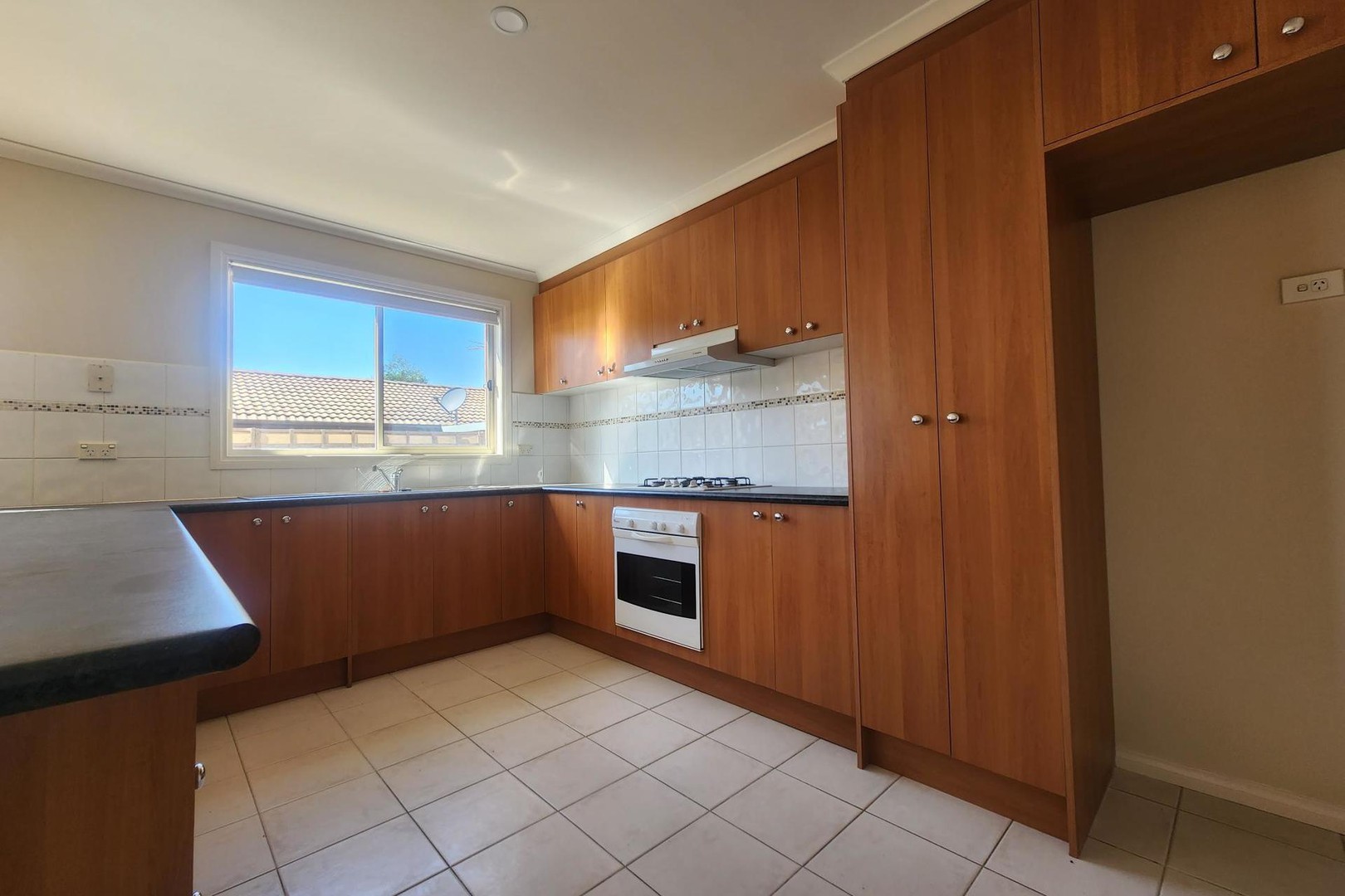 43 Village Avenue, Taylors Lakes, VIC 3038, Taylors Lakes - Thumbnail 3