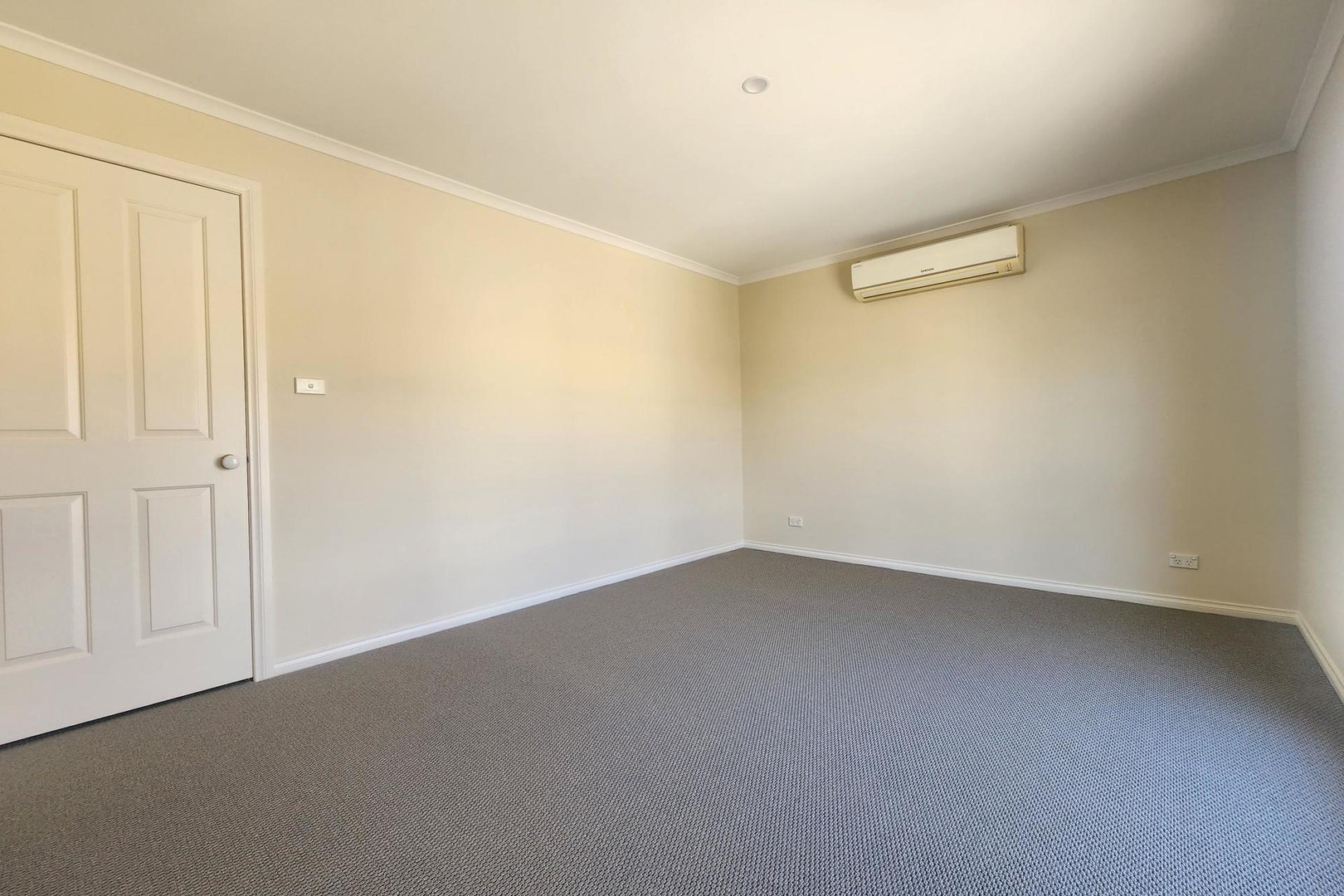 43 Village Avenue, Taylors Lakes, VIC 3038, Taylors Lakes - Thumbnail 5
