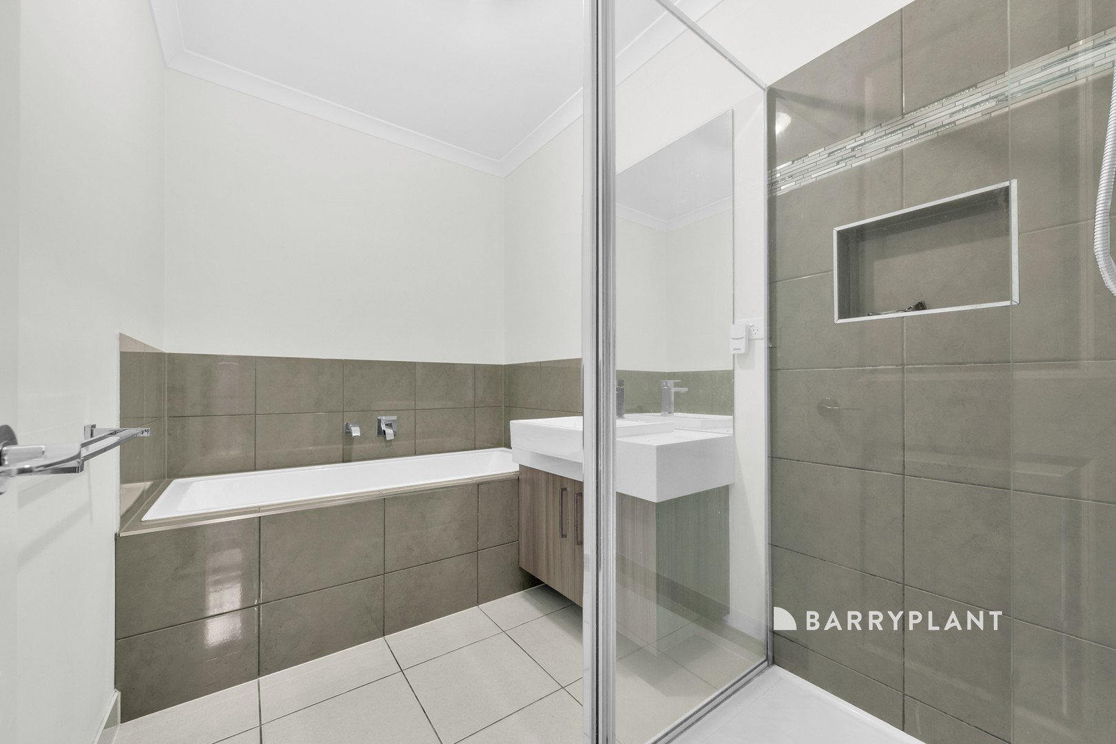 43 Wilkiea Crescent, Cranbourne North, VIC 3977, Cranbourne North - Thumbnail 6