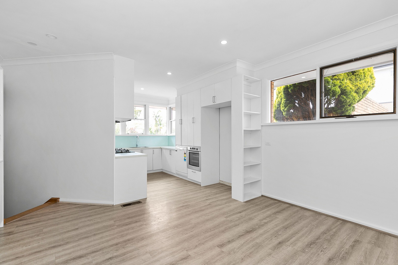 43 Wilson Road, Glen Waverley, VIC 3150, Glen Waverley - Thumbnail 2