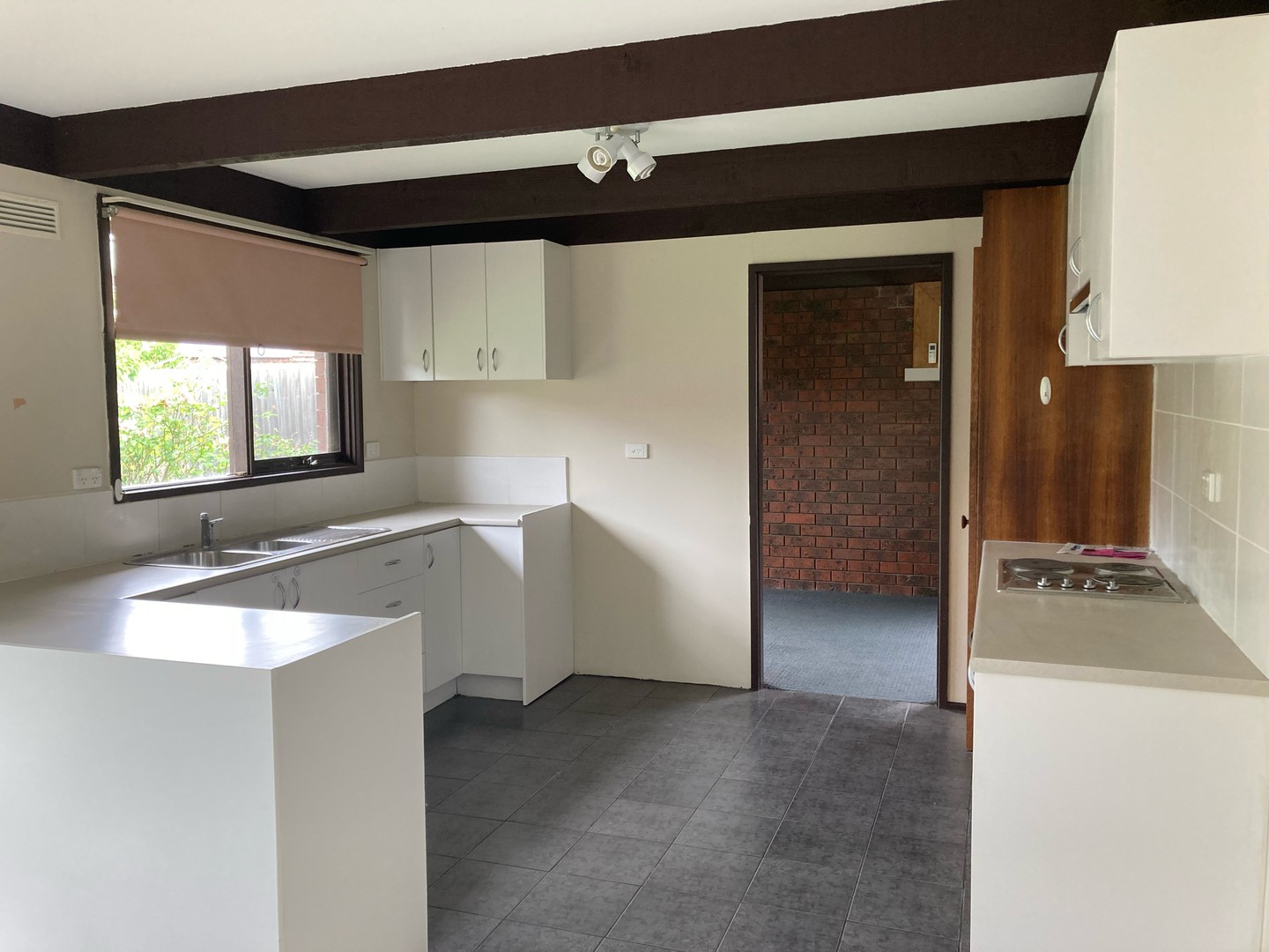 44 Barbara CrescentAvondale Heights, VIC 3034  - Leased, Avondale Heights - Thumbnail 6