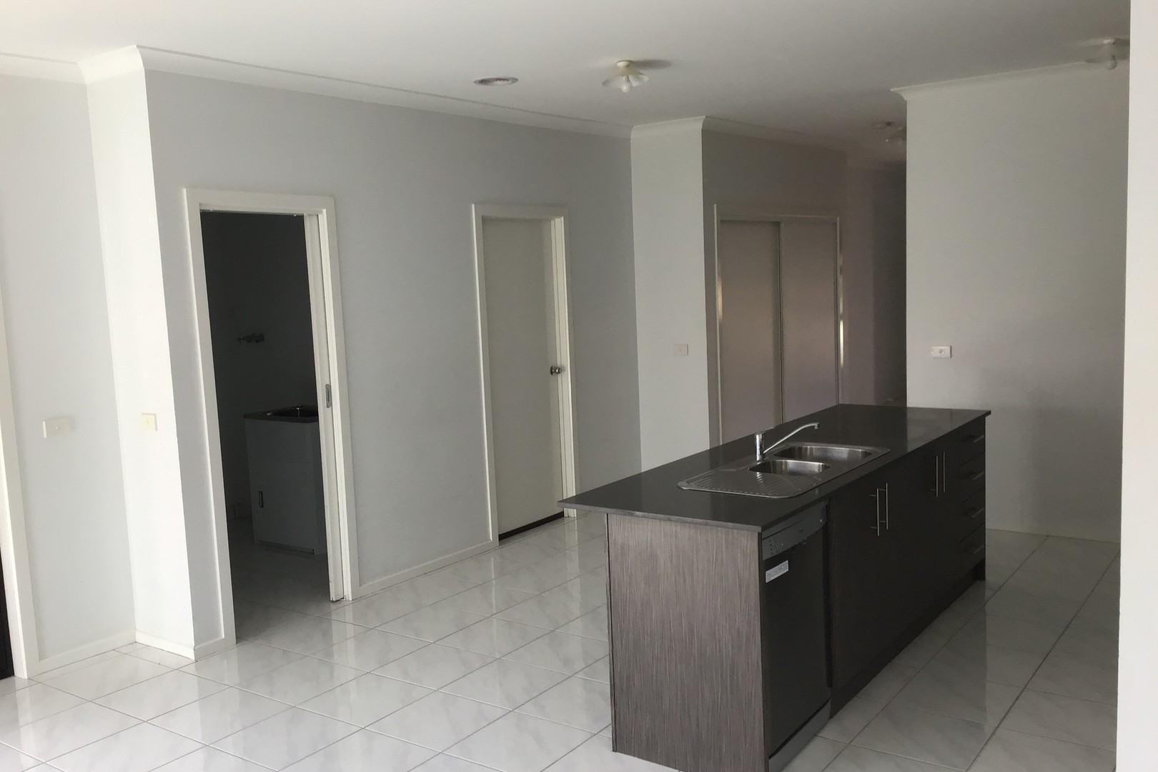 44 Chlorinda Road, Tarneit, VIC 3029 - Thumbnail 2 - 06/10/2025