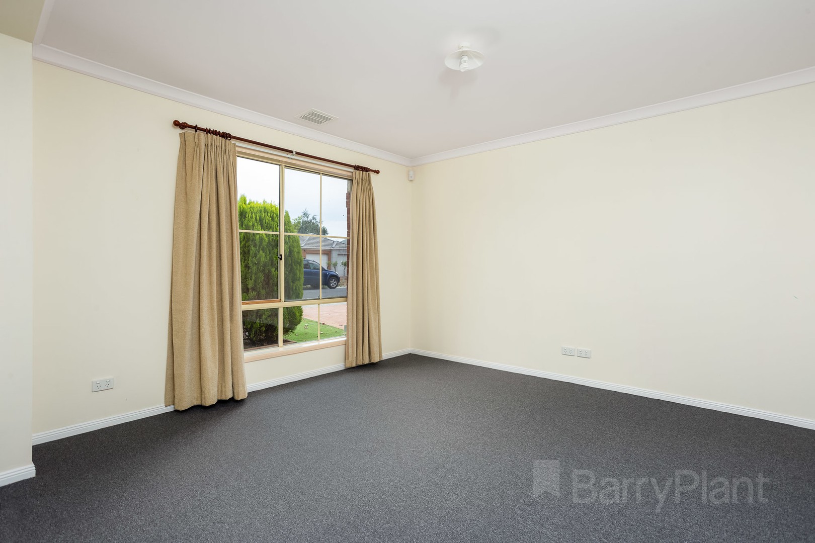 44 Copeland Crescent, Point Cook, VIC 3030 - Thumbnail 2 - 04/09/2023