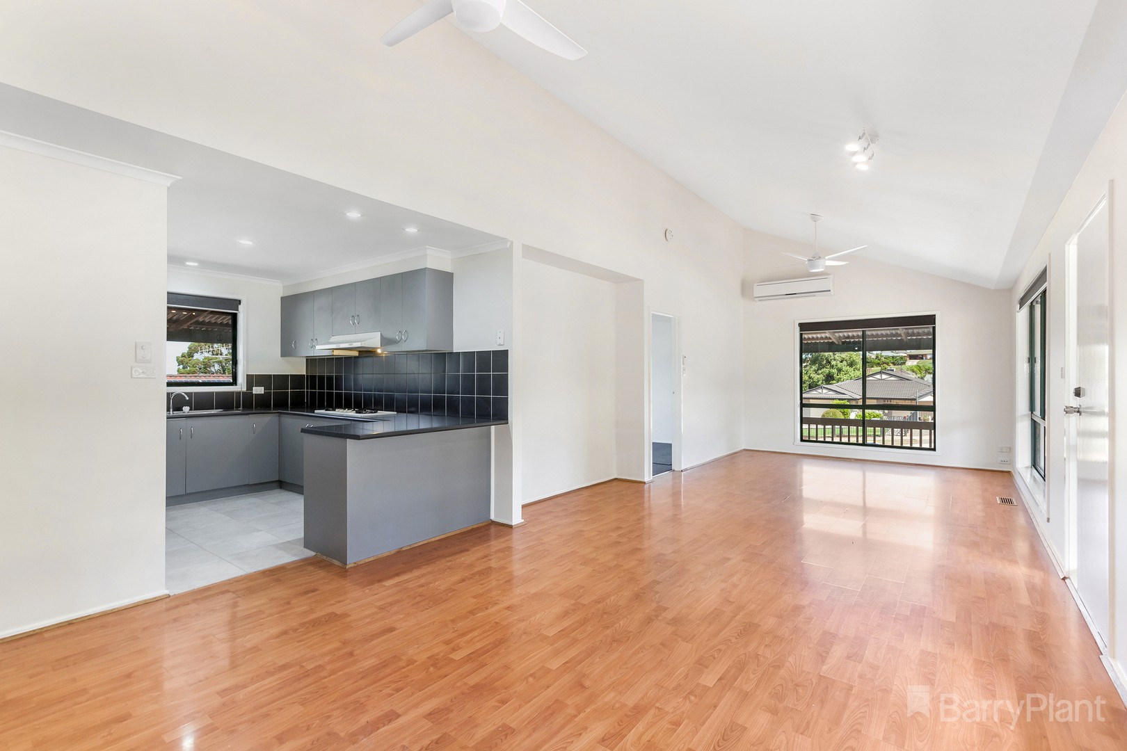 44 Franklin Close, Wallan, VIC 3756, Wallan - Thumbnail 3