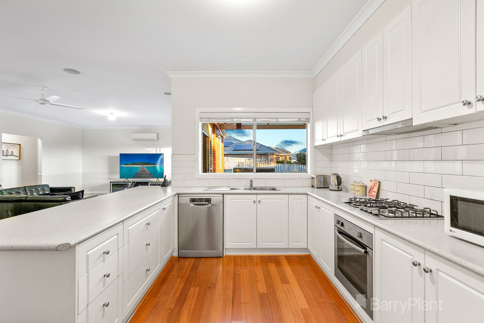 44 Henry Lawson Drive, Pakenham, VIC 3810, Pakenham - Thumbnail 5