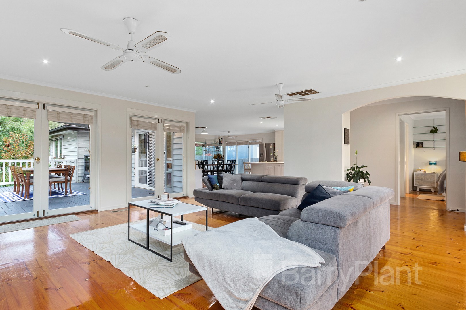 44 Jacaranda Avenue, Kilsyth, VIC 3137 - Thumbnail 2 - 08/03/2022