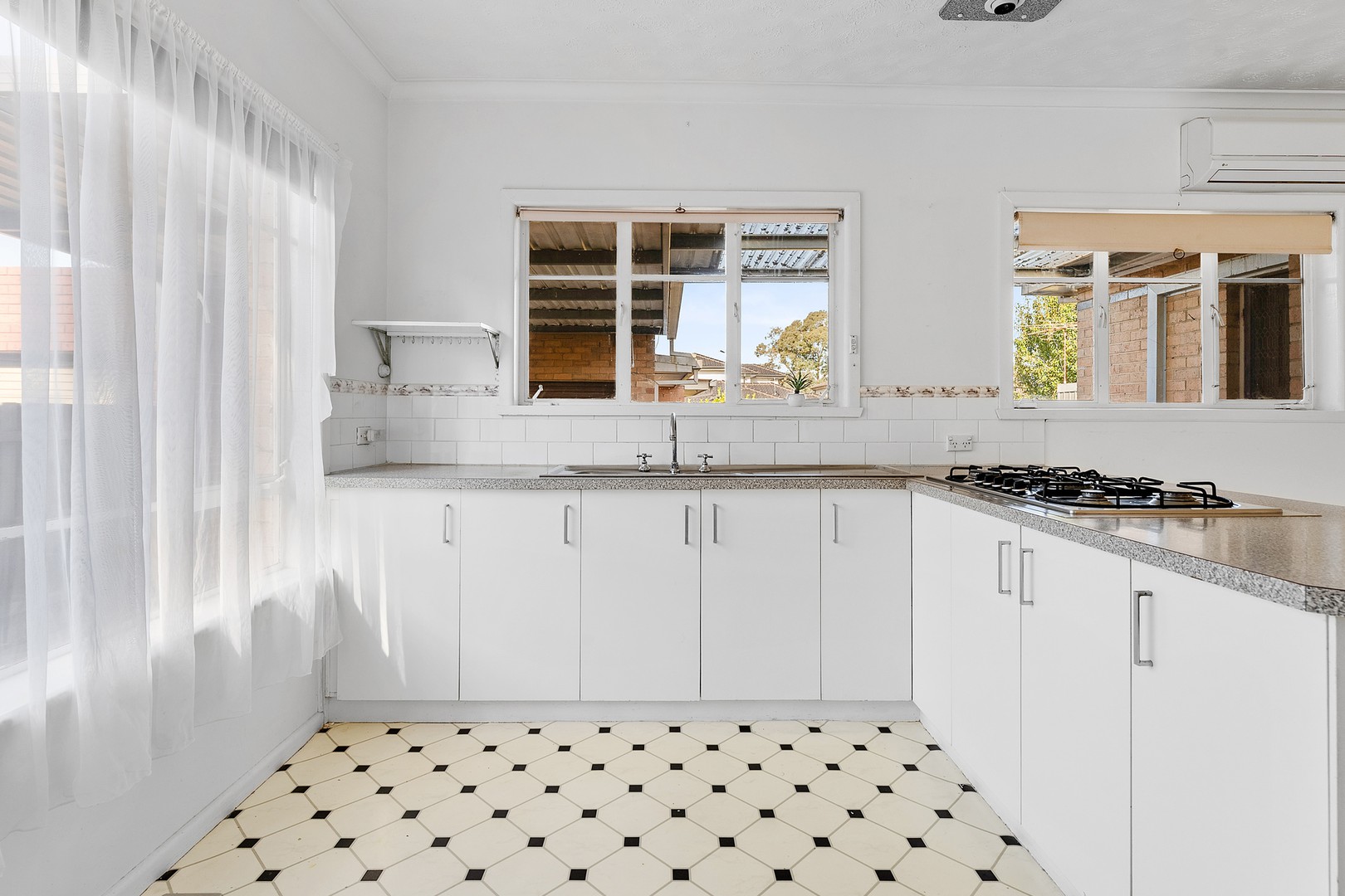 44 Lester Avenue, St Albans, VIC 3021, St Albans - Thumbnail 4
