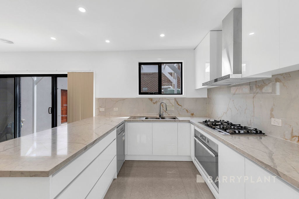 44 Medina Road, Glen Waverley, VIC 3150 - Thumbnail 2 - 20/11/2024