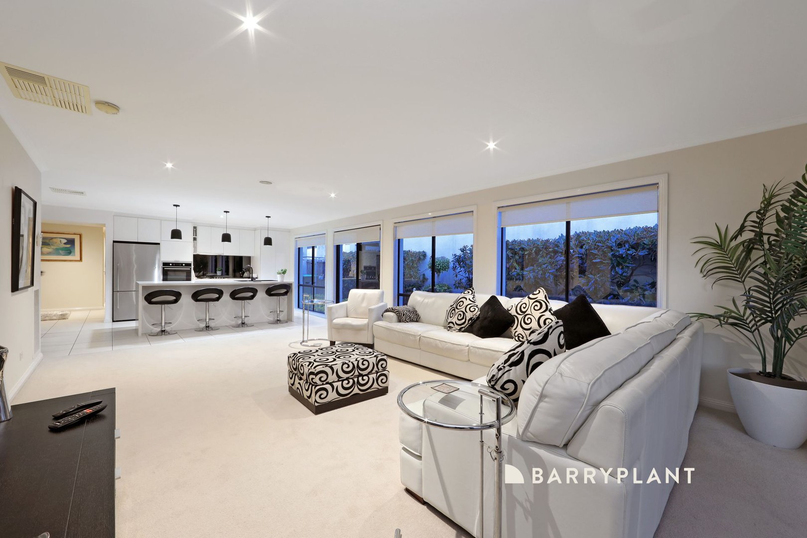 44 Sovereign Manors Crescent, Rowville, VIC 3178, Rowville - Thumbnail 4