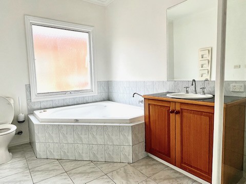 44 Wetherby Road, Doncaster, VIC 3108, Doncaster East - Thumbnail 4