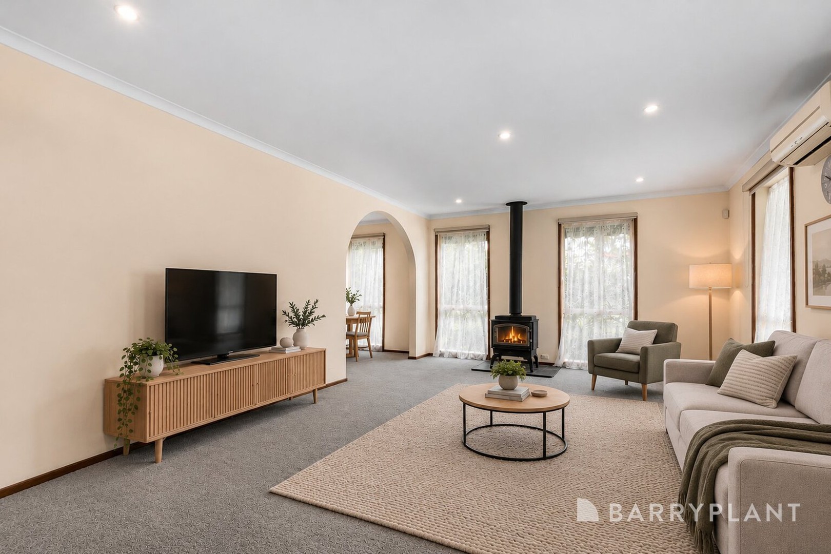 44 Woods Street, Beaconsfield, VIC 3807 - Thumbnail 2 - 08/10/2026