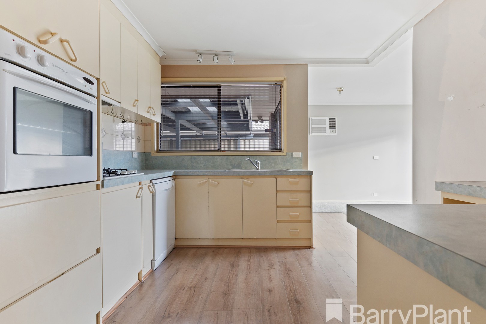 448 Gillies Street, Wendouree, VIC 3355, Wendouree - Thumbnail 3