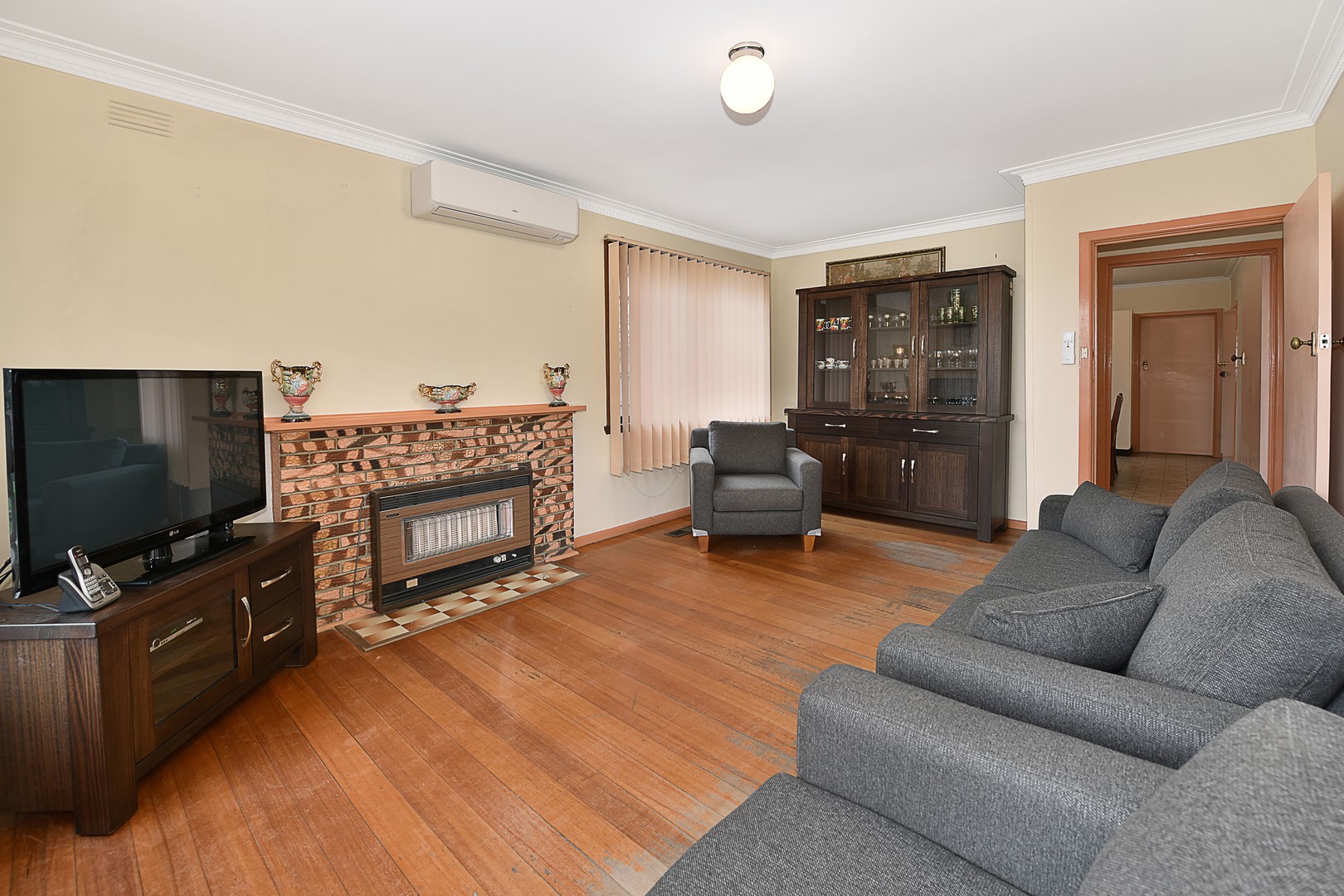 45 Broadhurst Avenue, Reservoir, VIC 3073, Reservoir - Thumbnail 3