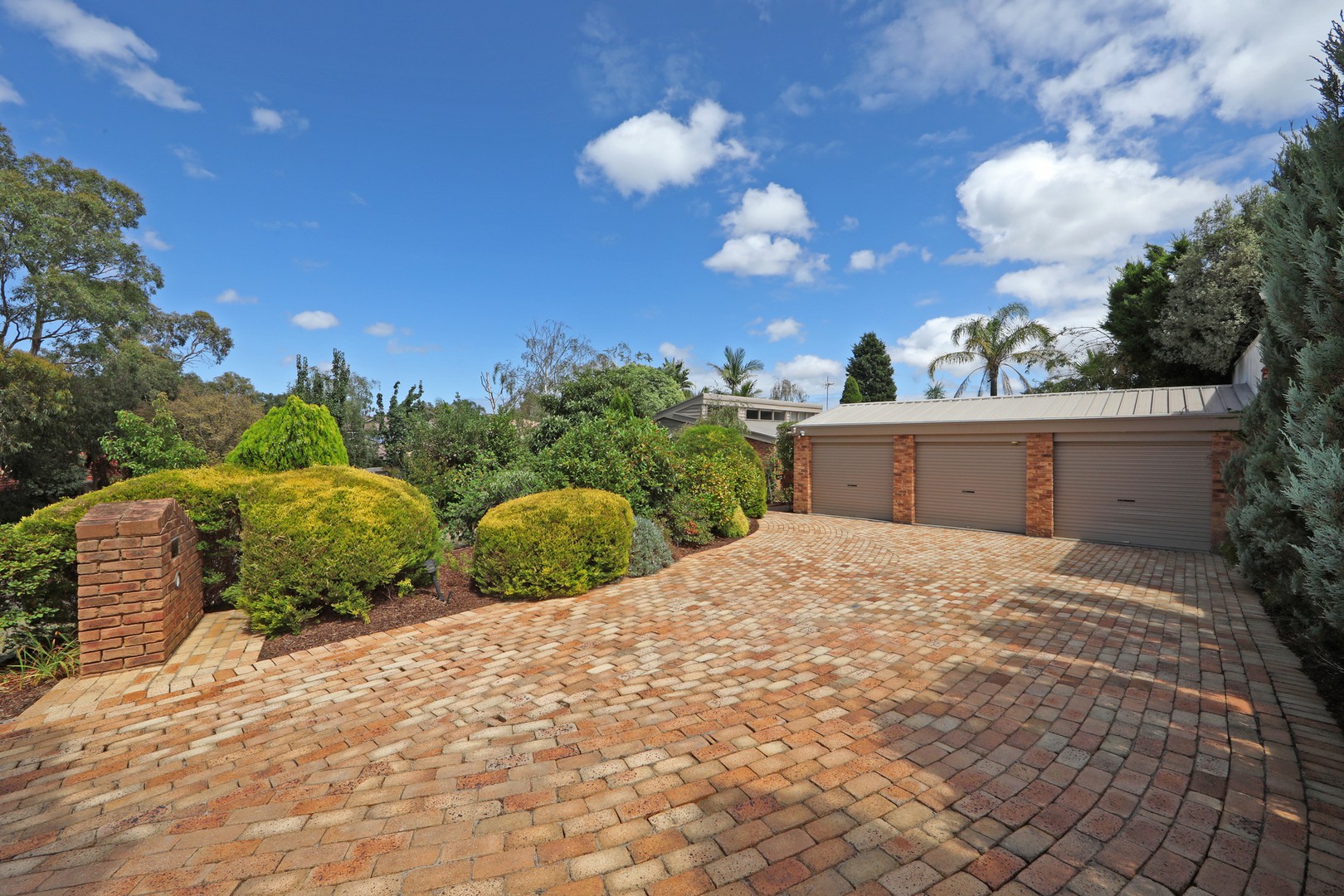 45 Candlebark Quadrant, Rowville, VIC 3178, Rowville - Thumbnail 2
