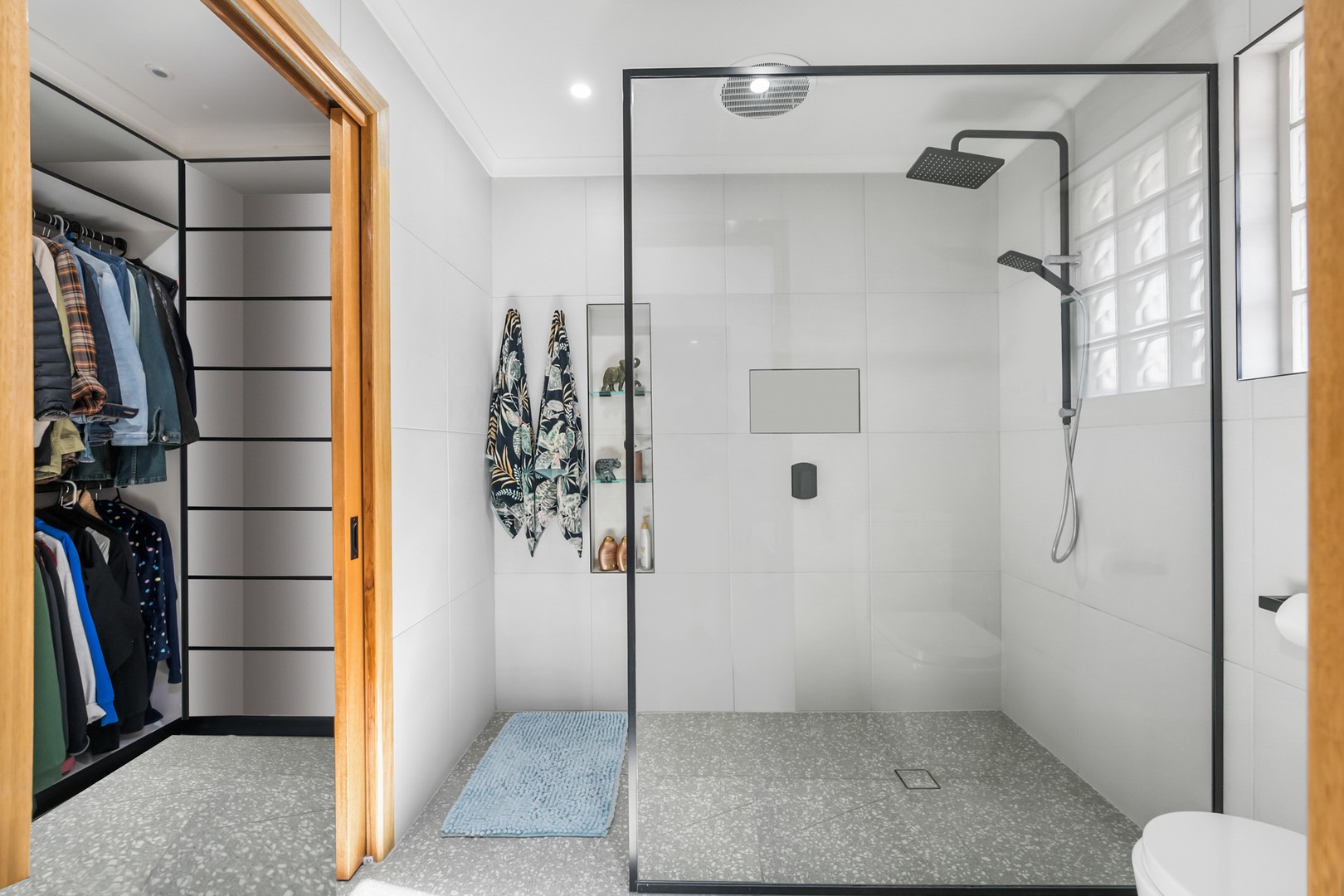 45 Hopetoun Road, Werribee, VIC 3030 - Thumbnail 2 - 25/10/2021