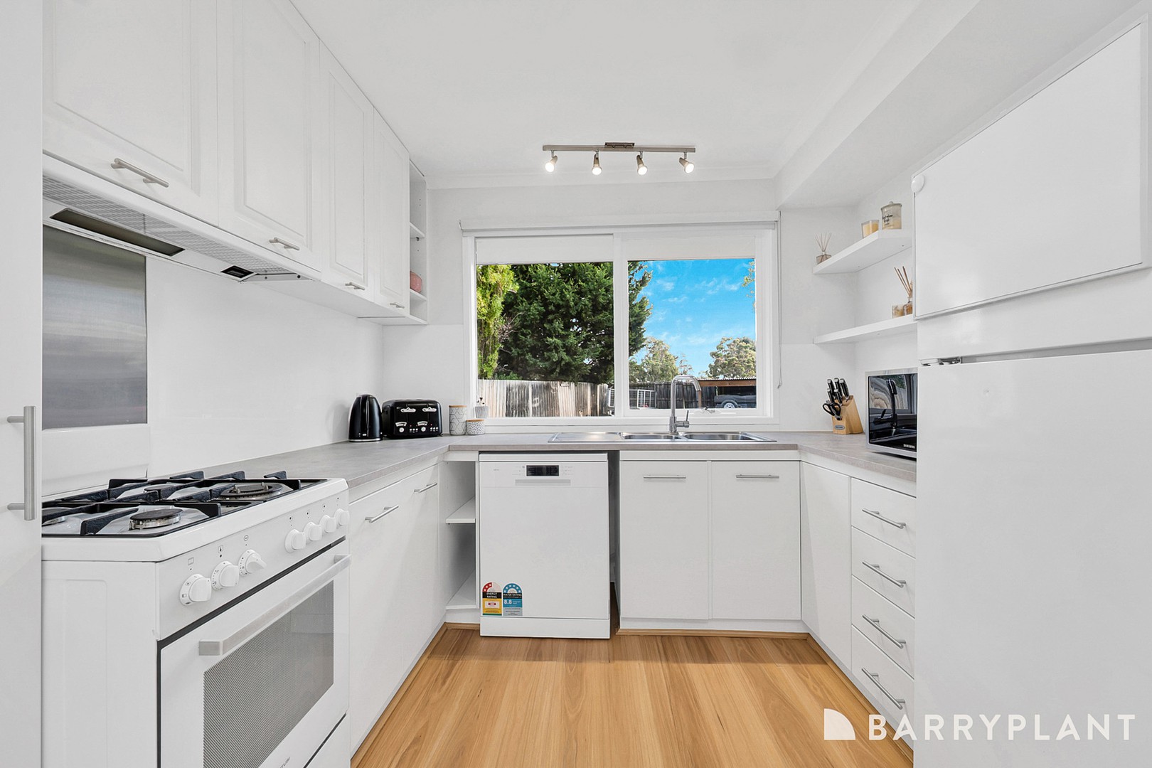 45 Kellaway Crescent, Mill Park, VIC 3082, Mill Park - Thumbnail 3