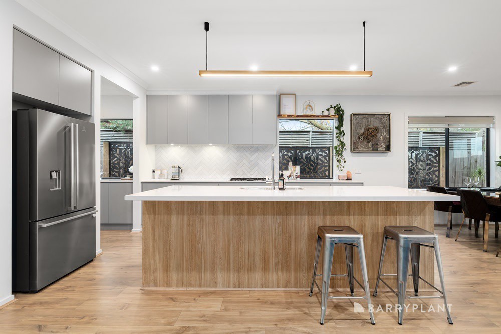 45 Madigan Crescent, Mill Park, VIC 3082, Mill Park - Thumbnail 3