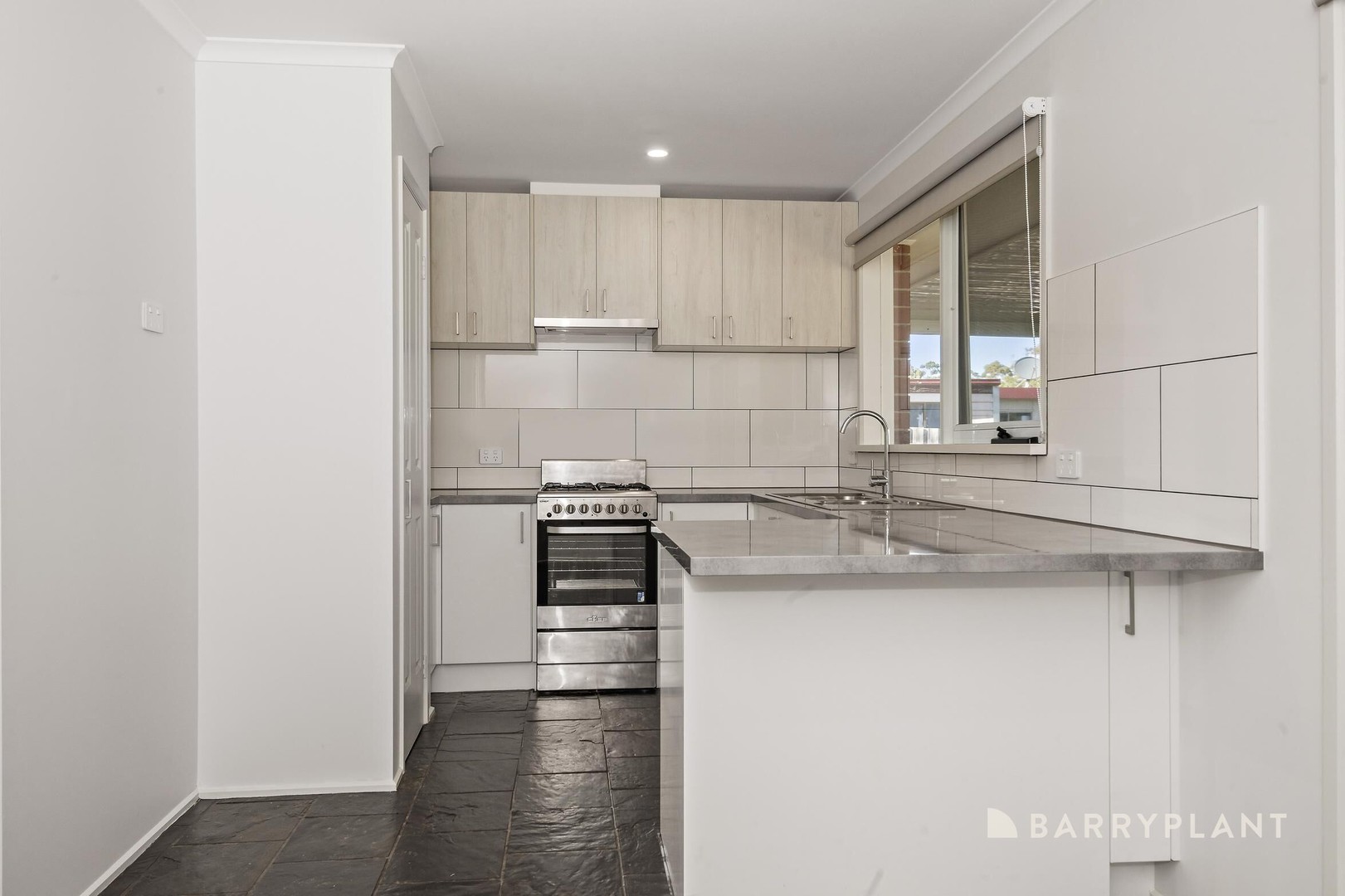 45 Meeking Drive, Pakenham, VIC 3810 - Thumbnail 2 - 13/02/2025