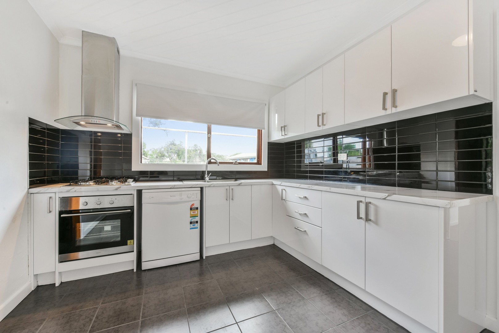 45 Ontario Avenue, Corio, VIC 3214, Corio - Thumbnail 2