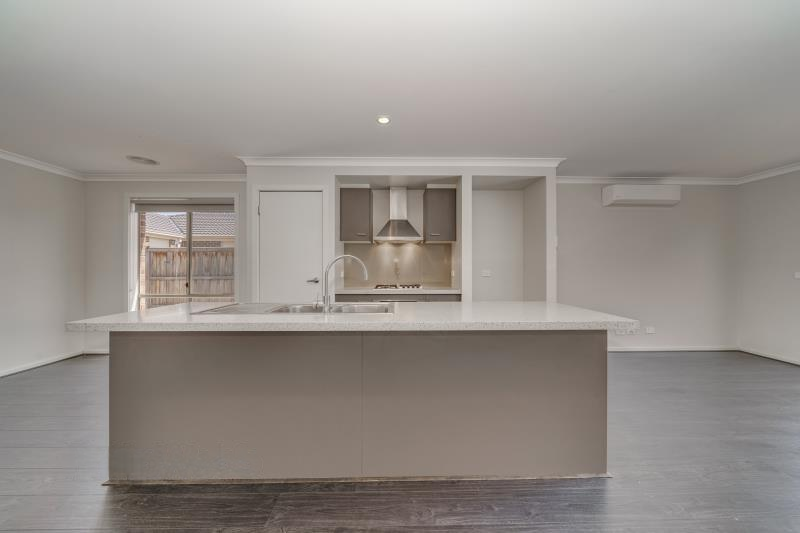 45 Sissinghurst Parade, Mernda, VIC 3754, Mernda - Thumbnail 2