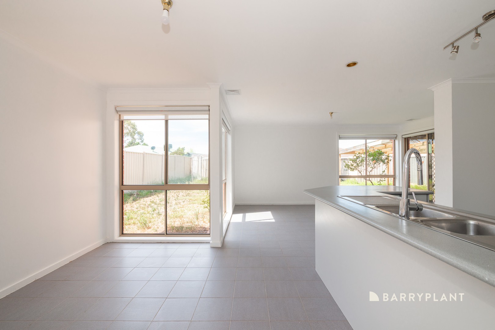 45 Stainsby Crescent, Roxburgh Park, VIC 3064, Roxburgh Park - Thumbnail 5