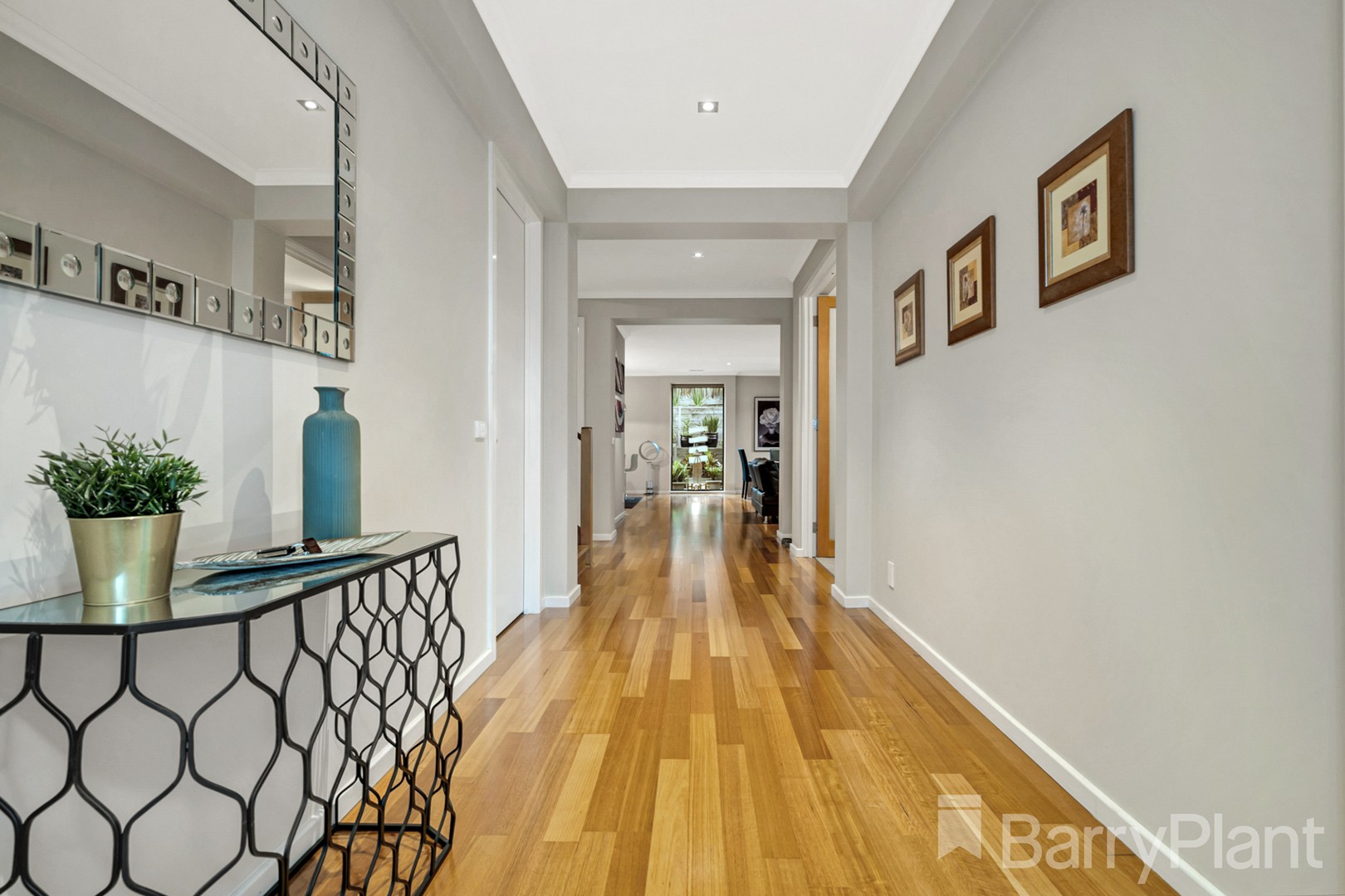 45 Sugarloaf Drive, Macleod, VIC 3085, Macleod - Thumbnail 2
