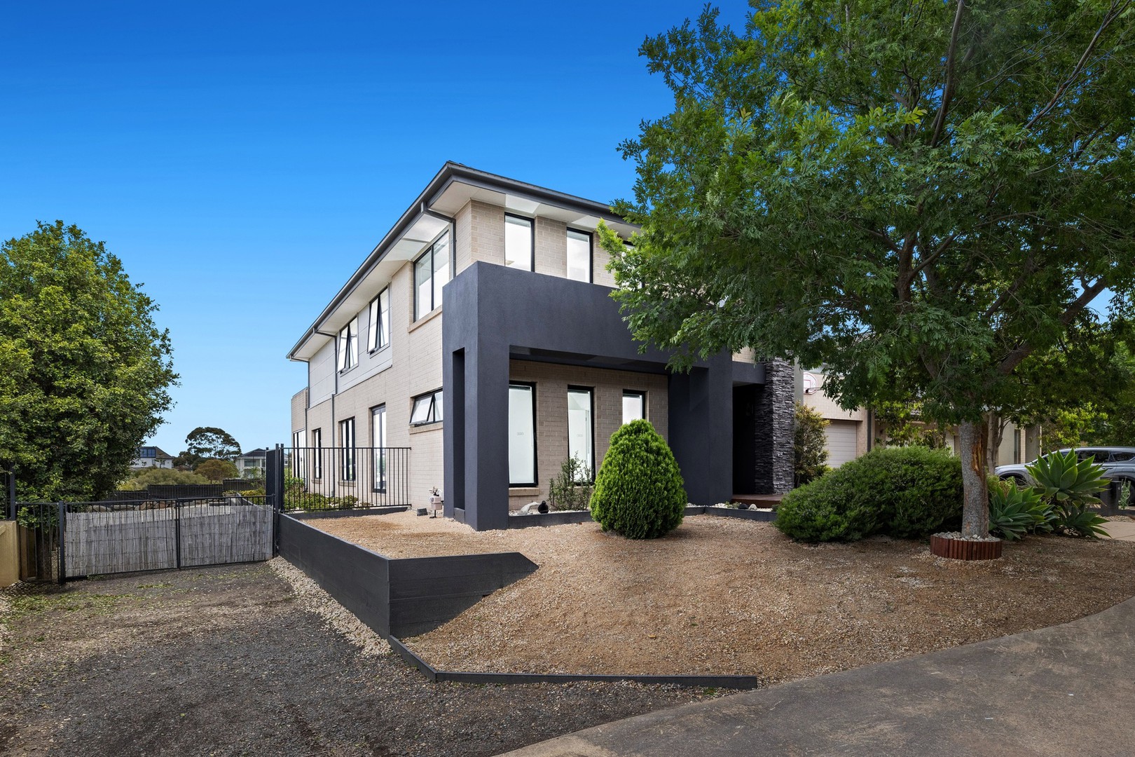 45 Vaucluse Boulevard, Sanctuary Lakes, VIC 3030 - Thumbnail 2 - 27/10/2025