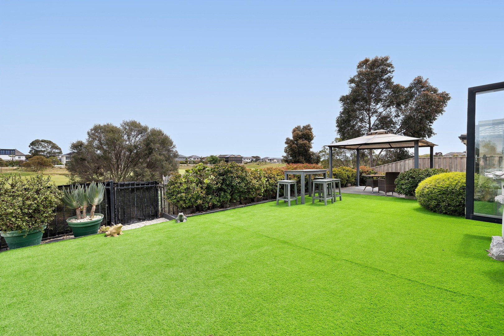 45 Vaucluse Boulevard, Sanctuary Lakes, VIC 3030 - Thumbnail 2 - 27/10/2025