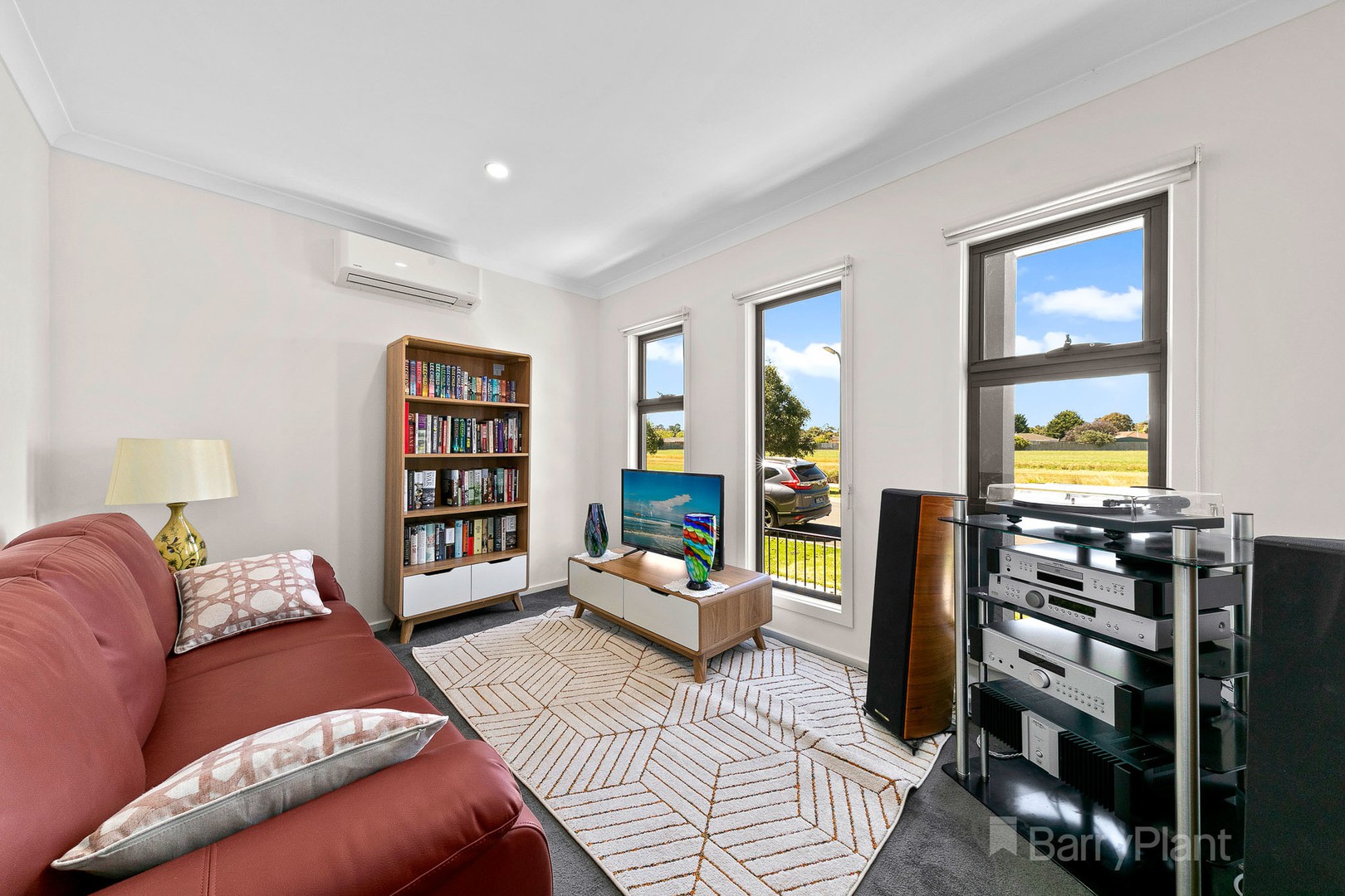 46 Armidale Drive, Pakenham, VIC 3810, Pakenham - Thumbnail 2