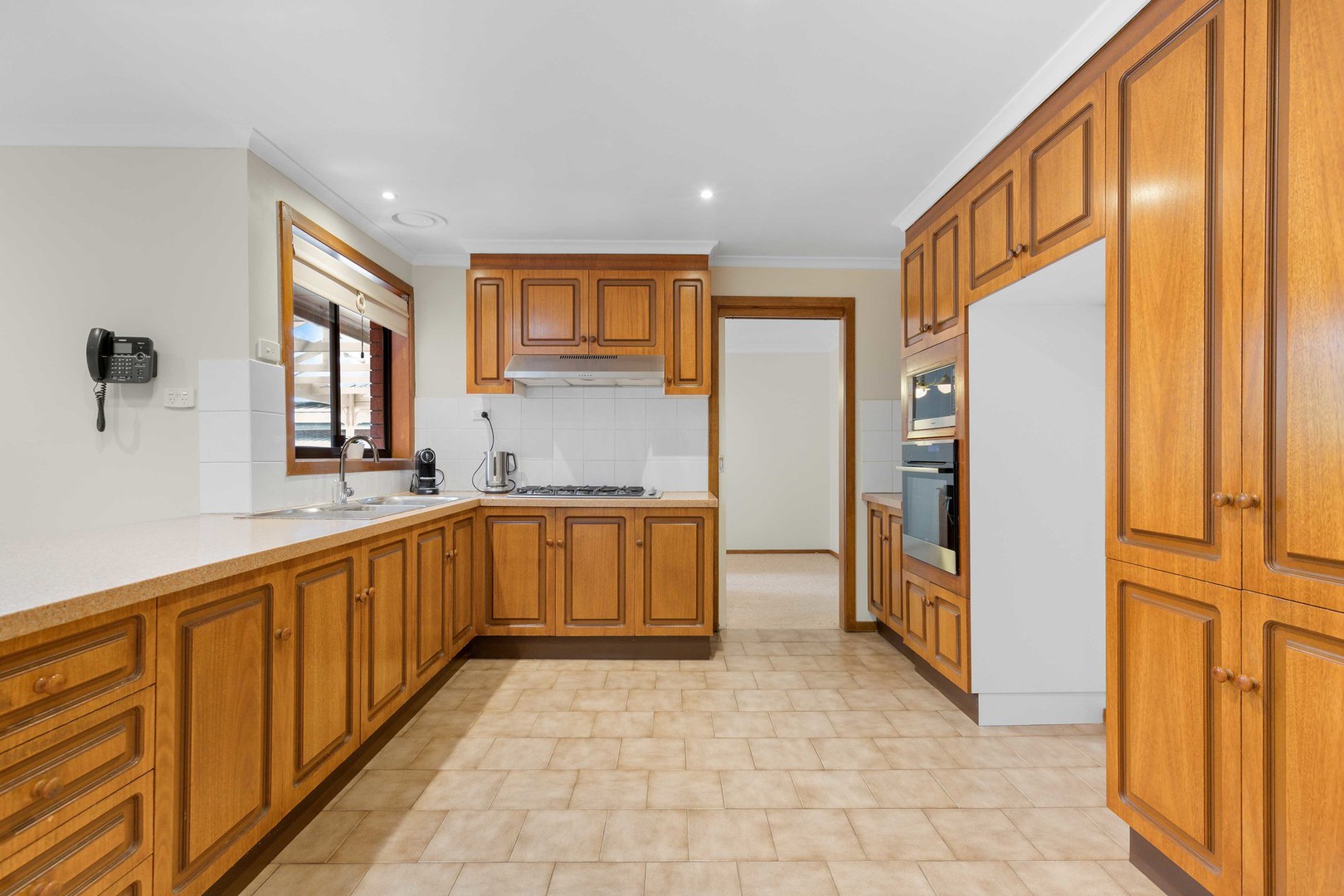 46 Chichester Drive, Taylors Lakes, VIC 3038, Taylors Lakes - Thumbnail 4