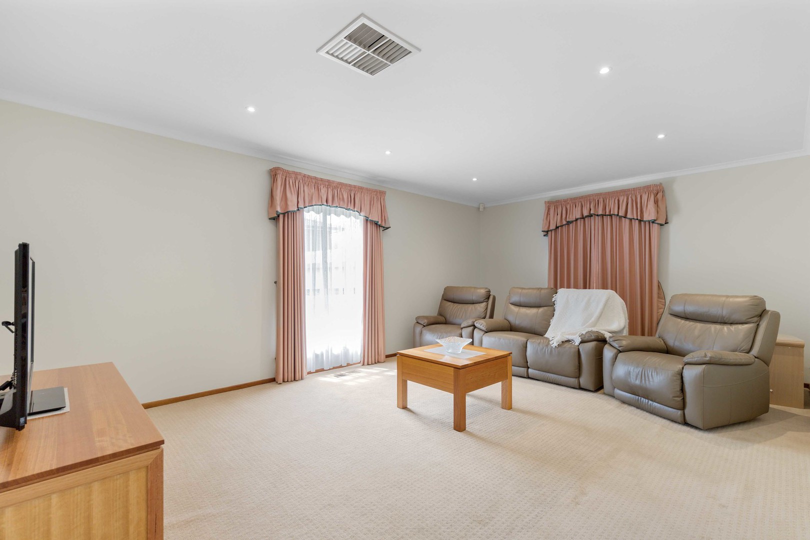 46 Chichester Drive, Taylors Lakes, VIC 3038, Taylors Lakes - Thumbnail 5