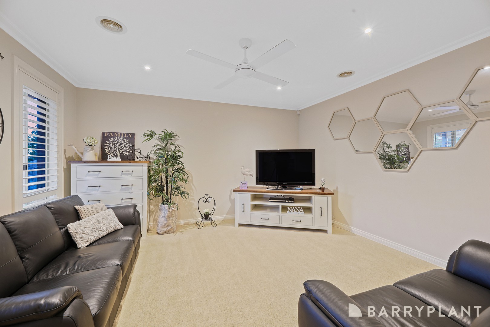 46 Cook Street, Drouin, VIC 3818, Drouin - Thumbnail 3
