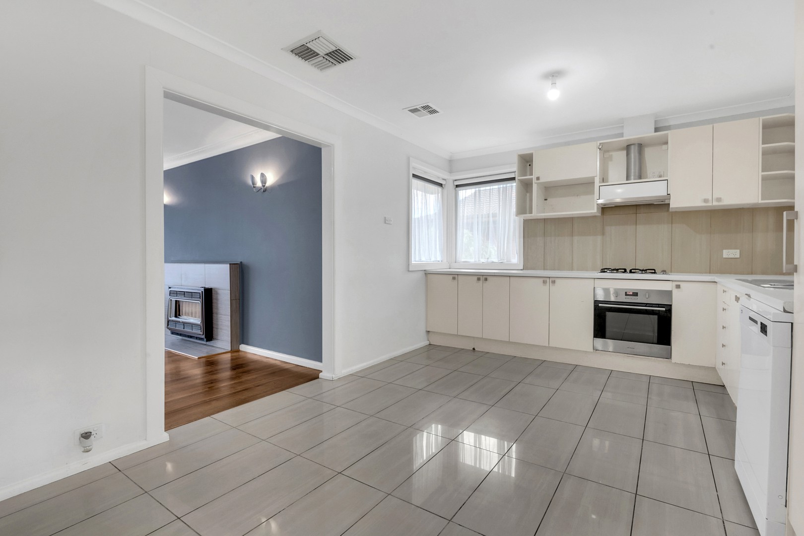46 Dianne Avenue, Craigieburn, VIC 3064, Craigieburn - Thumbnail 5
