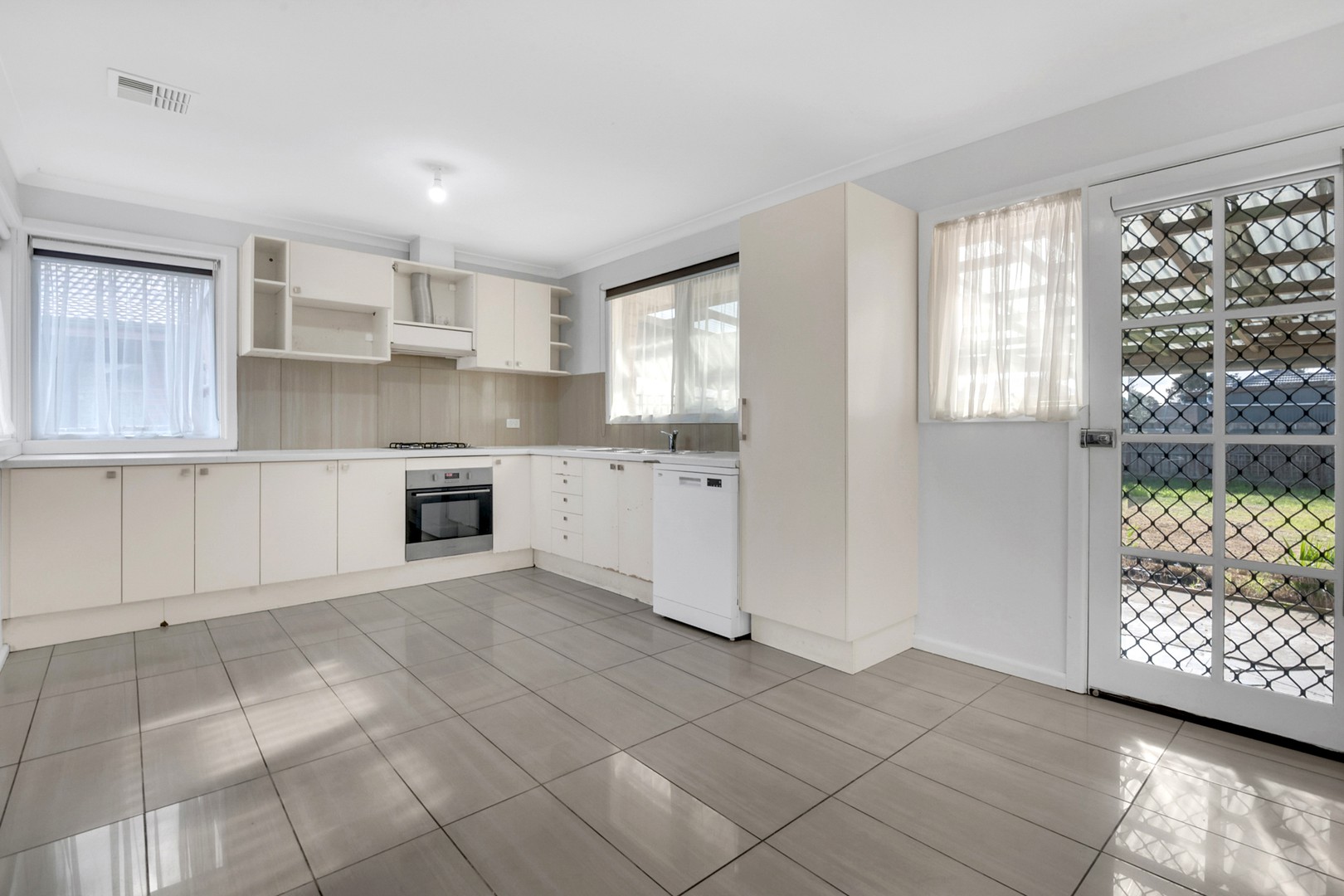 46 Dianne Avenue, Craigieburn, VIC 3064, Craigieburn - Thumbnail 7