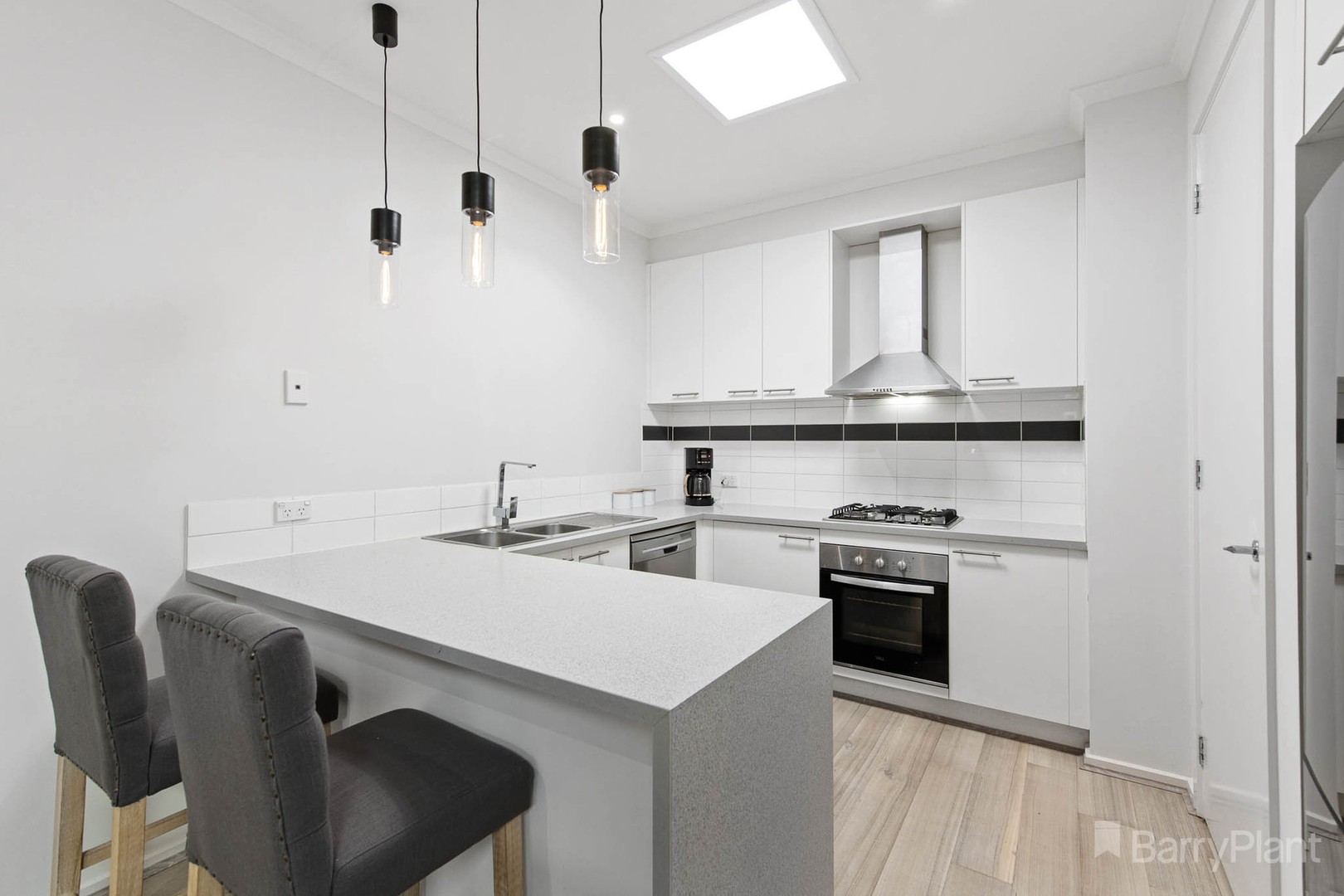 46 Edgeware Close, Pakenham, VIC 3810, Pakenham - Thumbnail 3