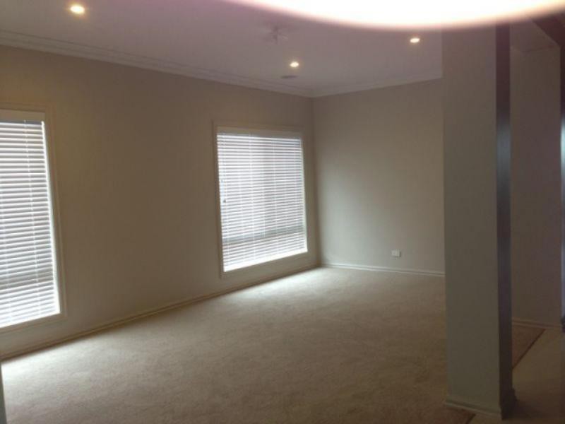 46 Featherbrook Drive, Point Cook, VIC 3030, Point Cook - Thumbnail 4