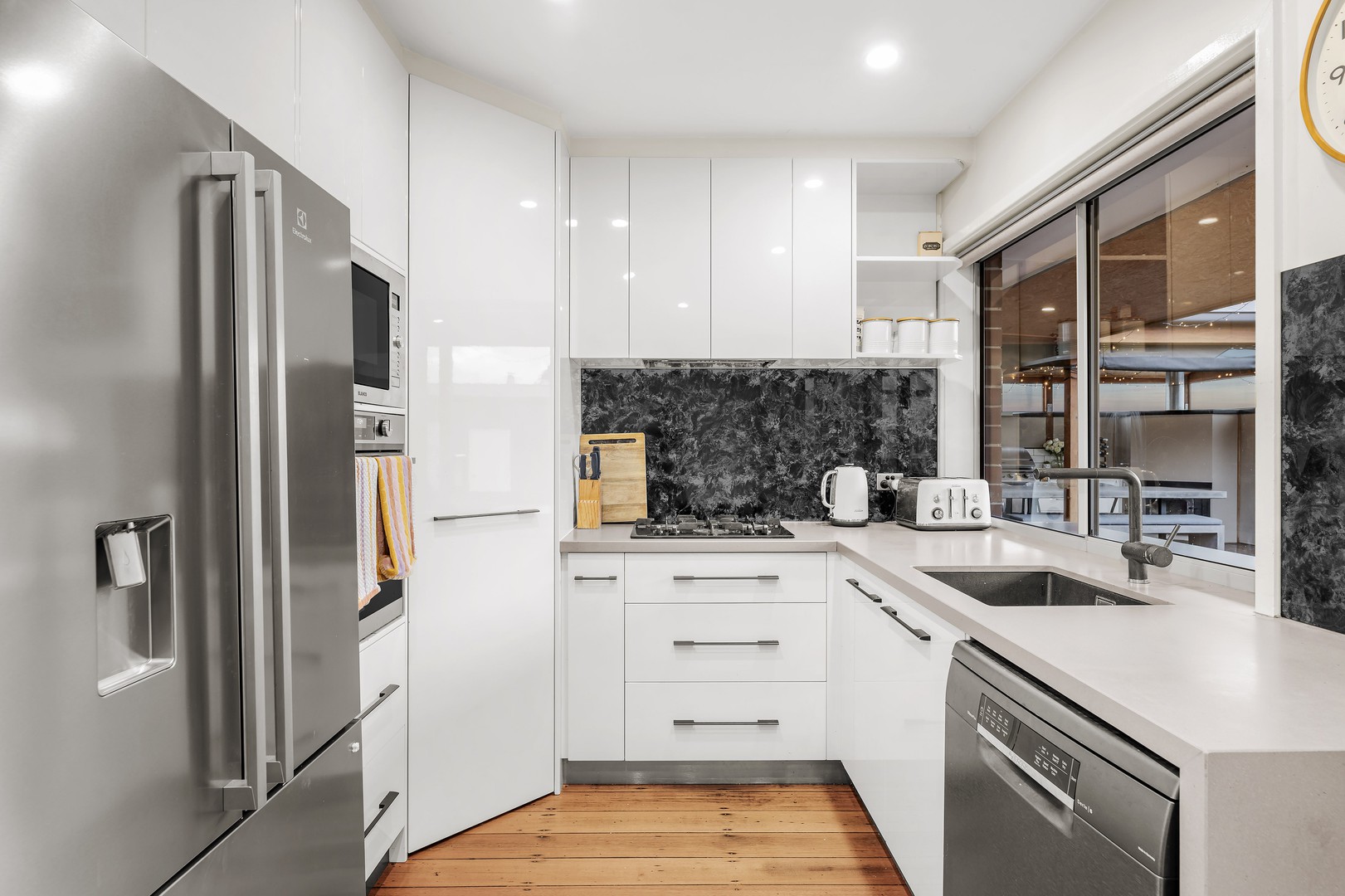 46 Greenslopes Drive, Mooroolbark, VIC 3138 - Thumbnail 2 - 08/12/2023