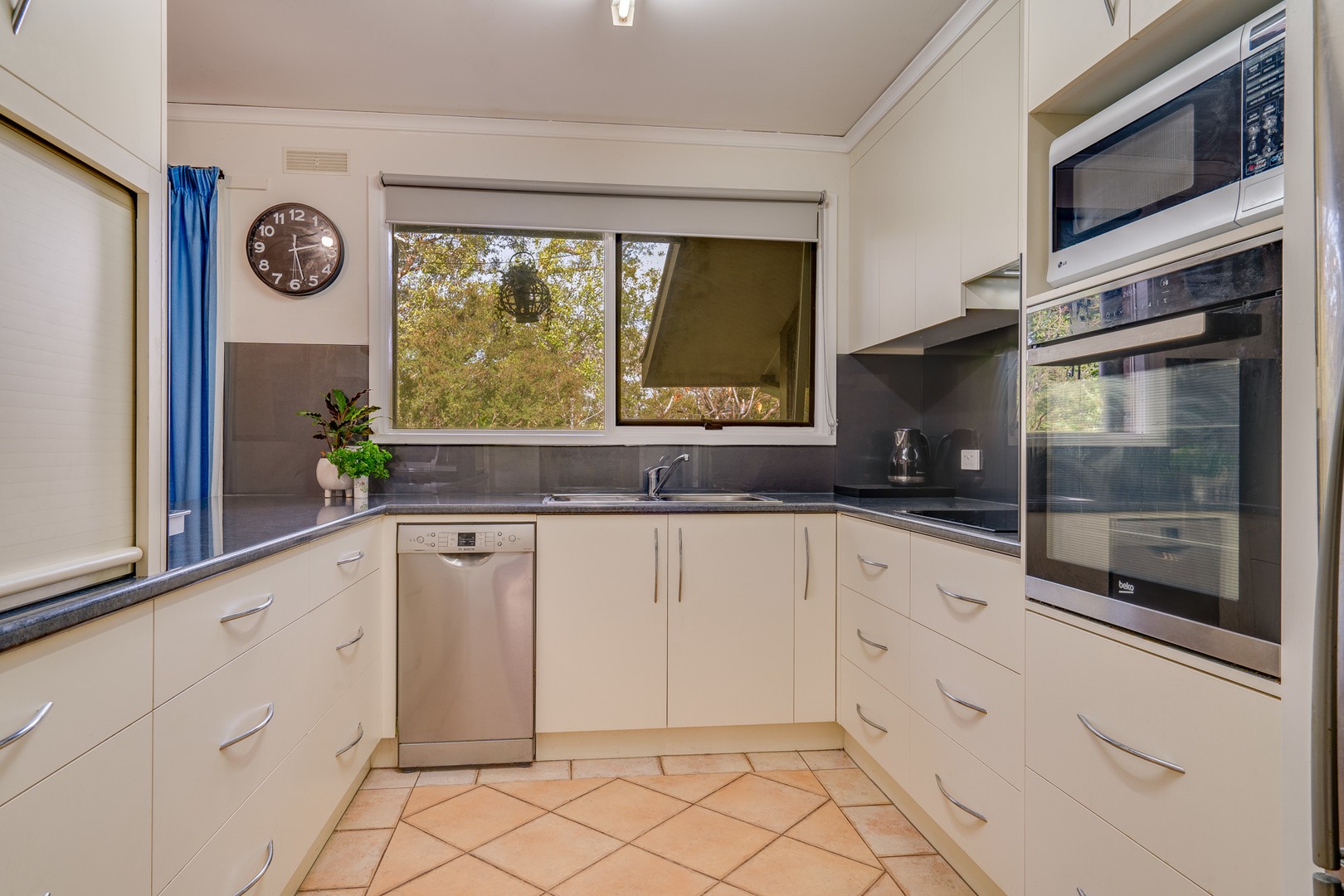 46 Milton Avenue, Spring Gully, VIC 3550, Spring Gully - Thumbnail 4