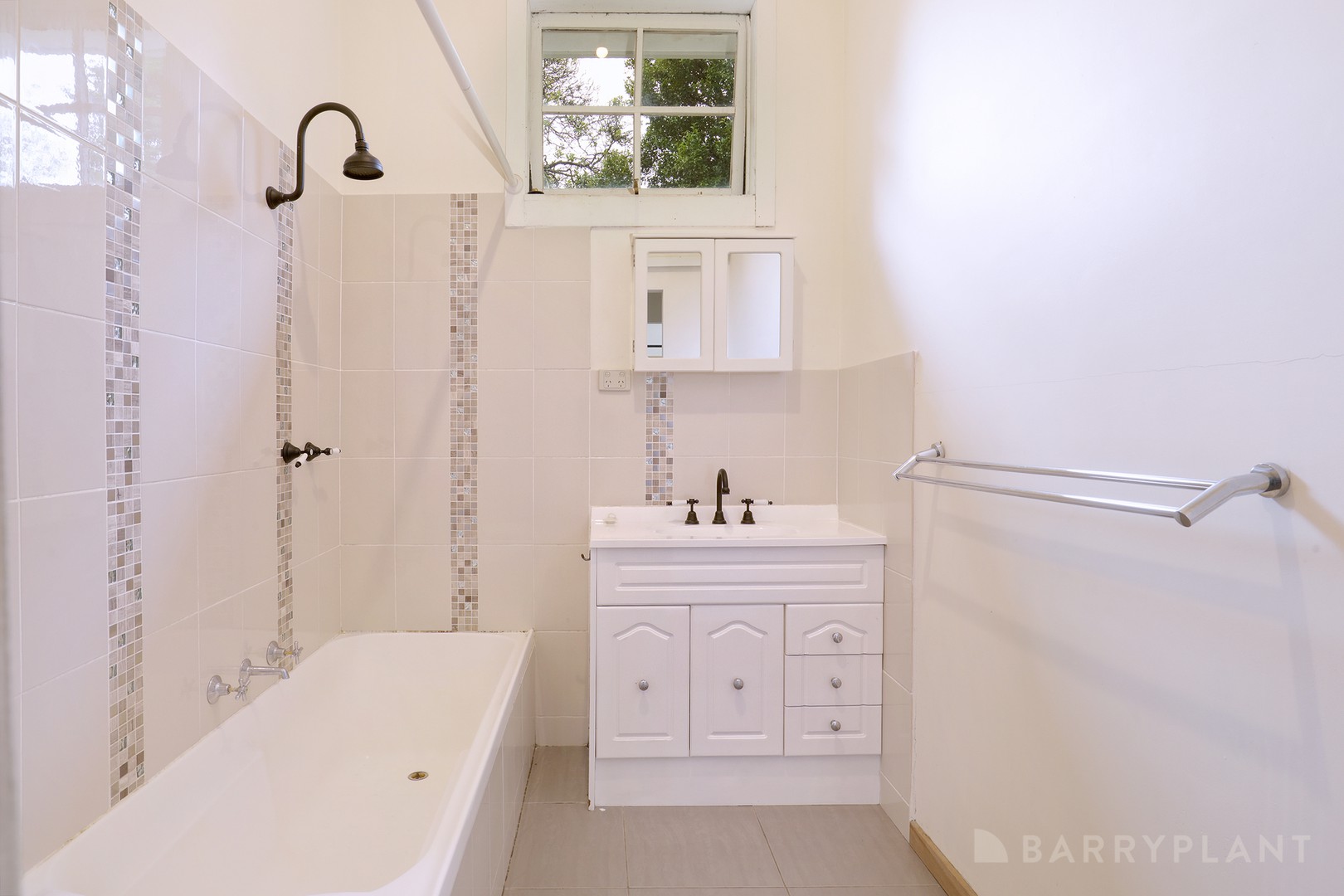 46 Neville Street, Cockatoo, VIC 3781, Cockatoo - Thumbnail 8