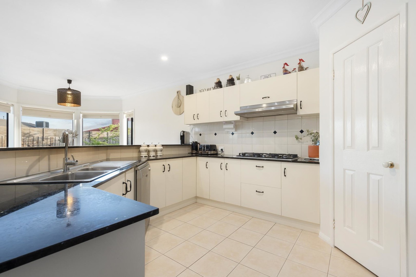 2/10 Tarata Drive, Doveton VIC 3177, Taylors Hill - Thumbnail 4