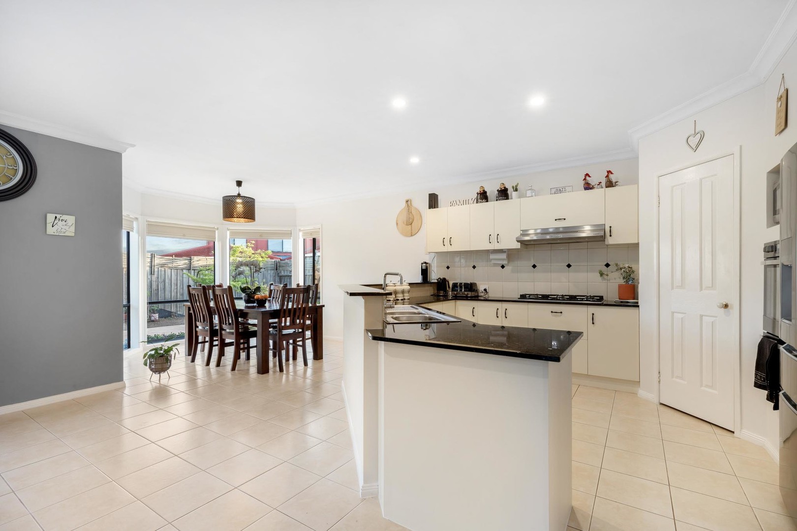 2/10 Tarata Drive, Doveton VIC 3177, Taylors Hill - Thumbnail 5