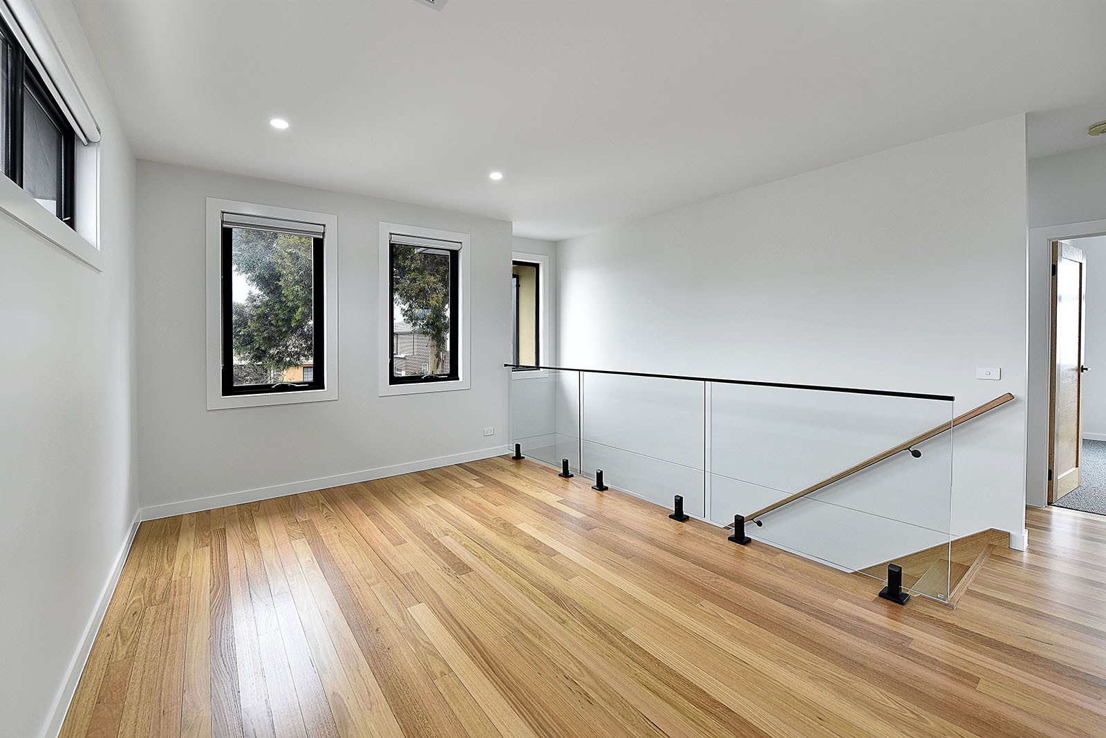 46 Robson Ave, Avondale Heights, VIC 3034 - Thumbnail 2 - 20/01/2025