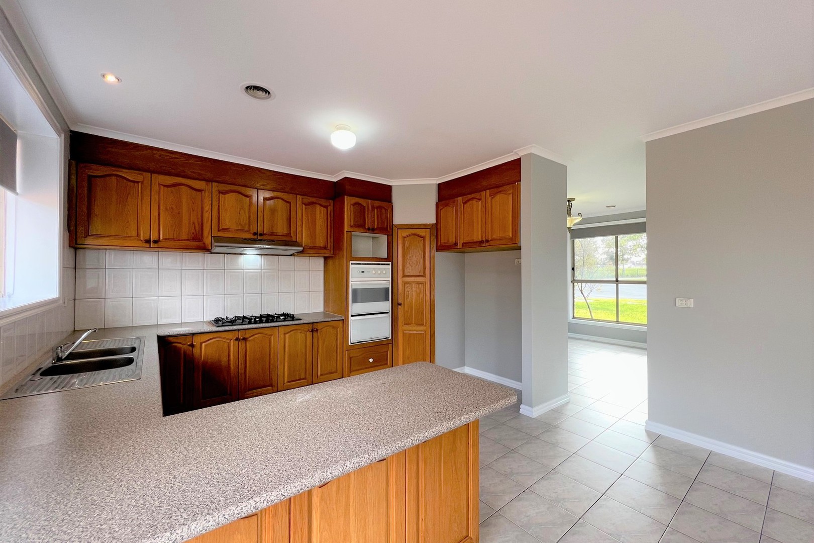 46 Royal Crescent, Hillside, VIC 3037, Hillside - Thumbnail 5