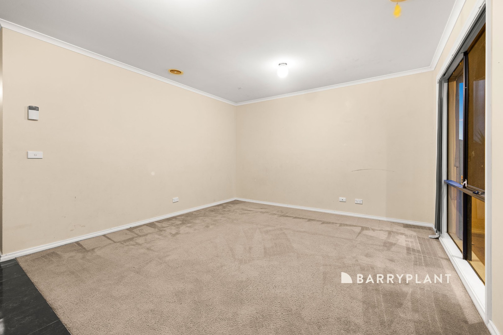 46 Wakenshaw Crescent, Pakenham, VIC 3810, Pakenham - Thumbnail 3